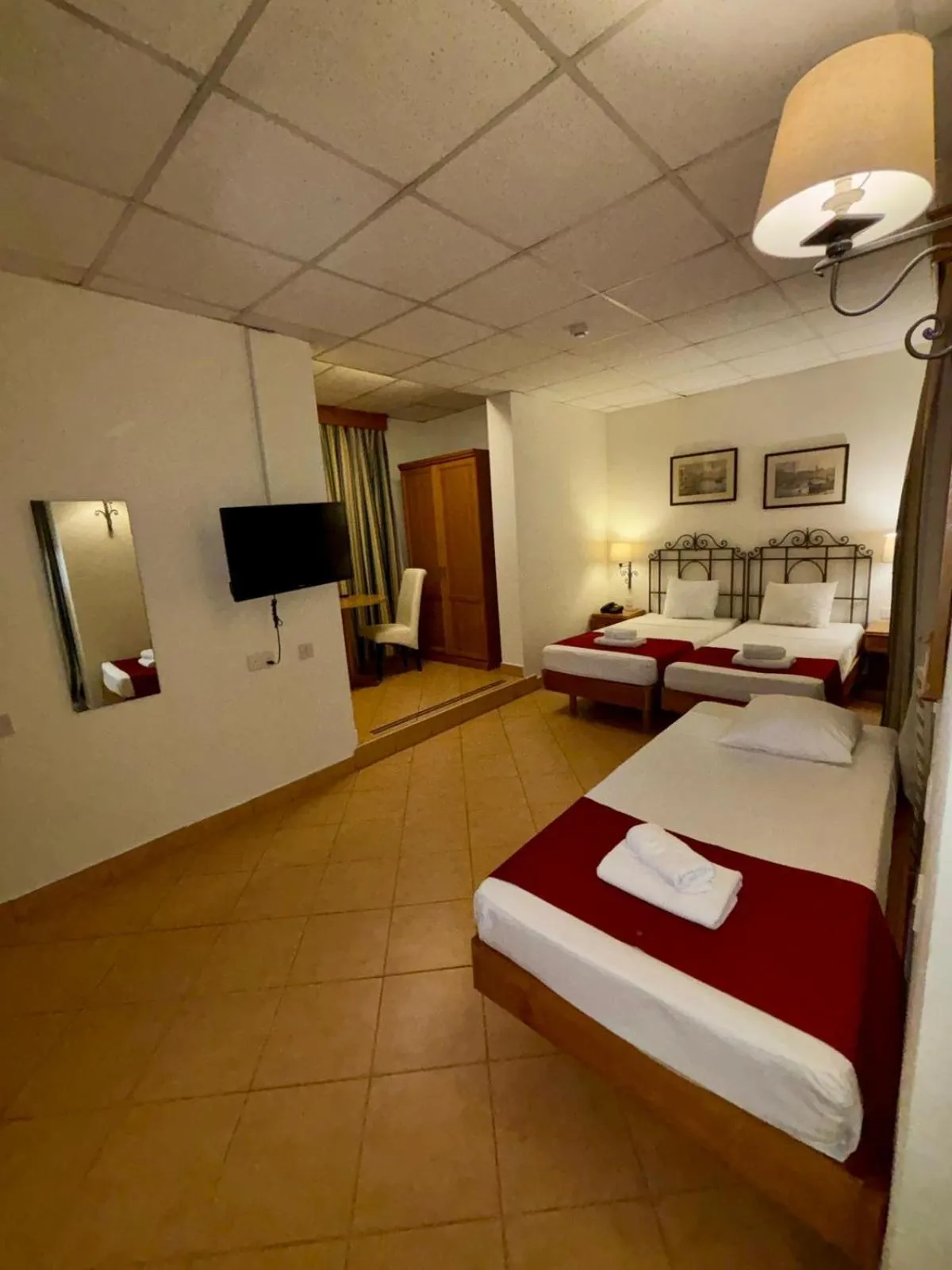 Bedroom, Bed in Hotel Kennedy Nova