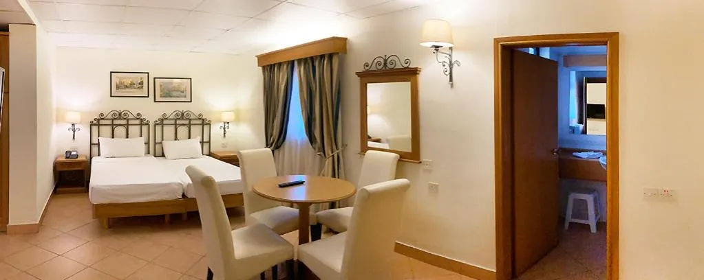 Photo of the whole room, Bed in Hotel Kennedy Nova