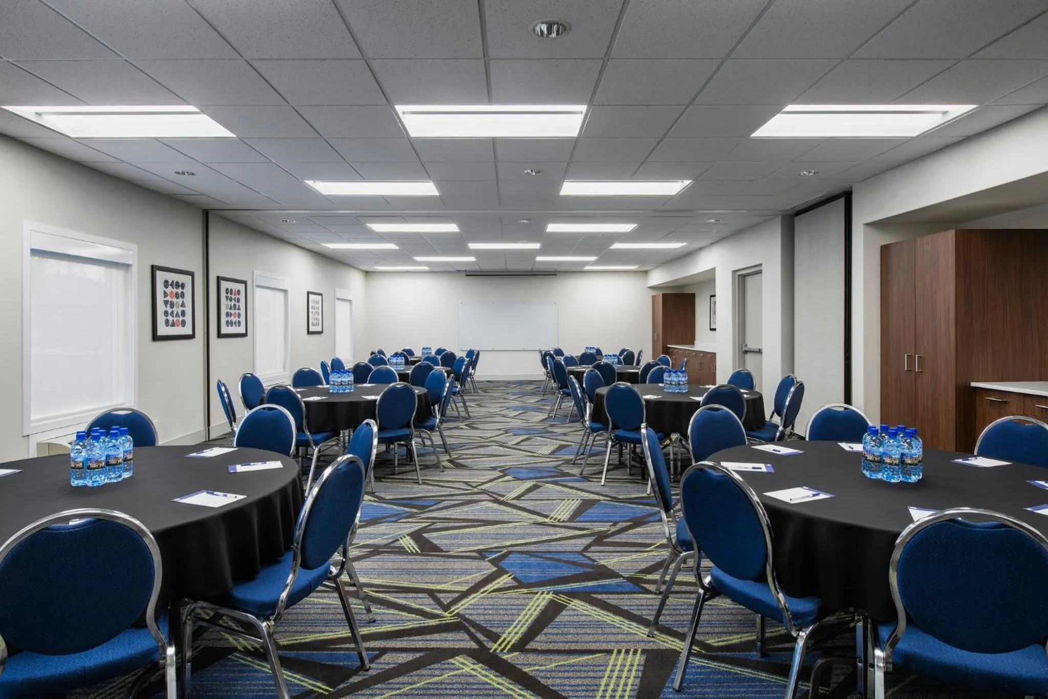 Meeting/conference room in Holiday Inn Express Hotel & Suites Saskatoon by IHG