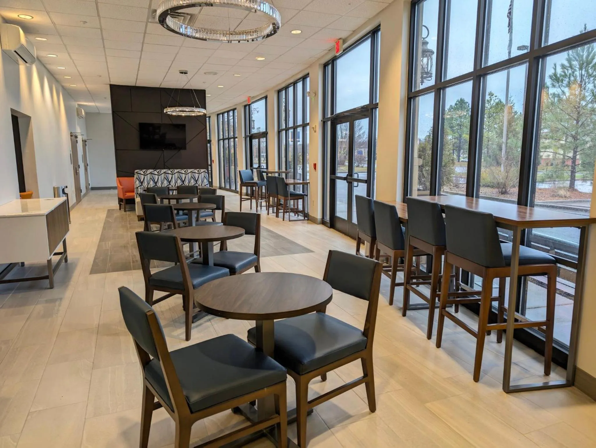 Breakfast in Holiday Inn Carbondale - Conference Center by IHG