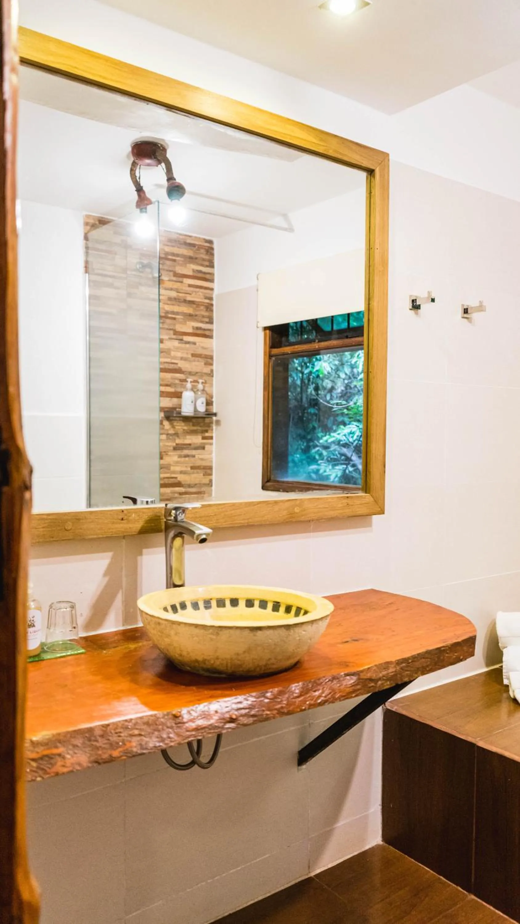 Bathroom in La Aldea De La Selva Lodge