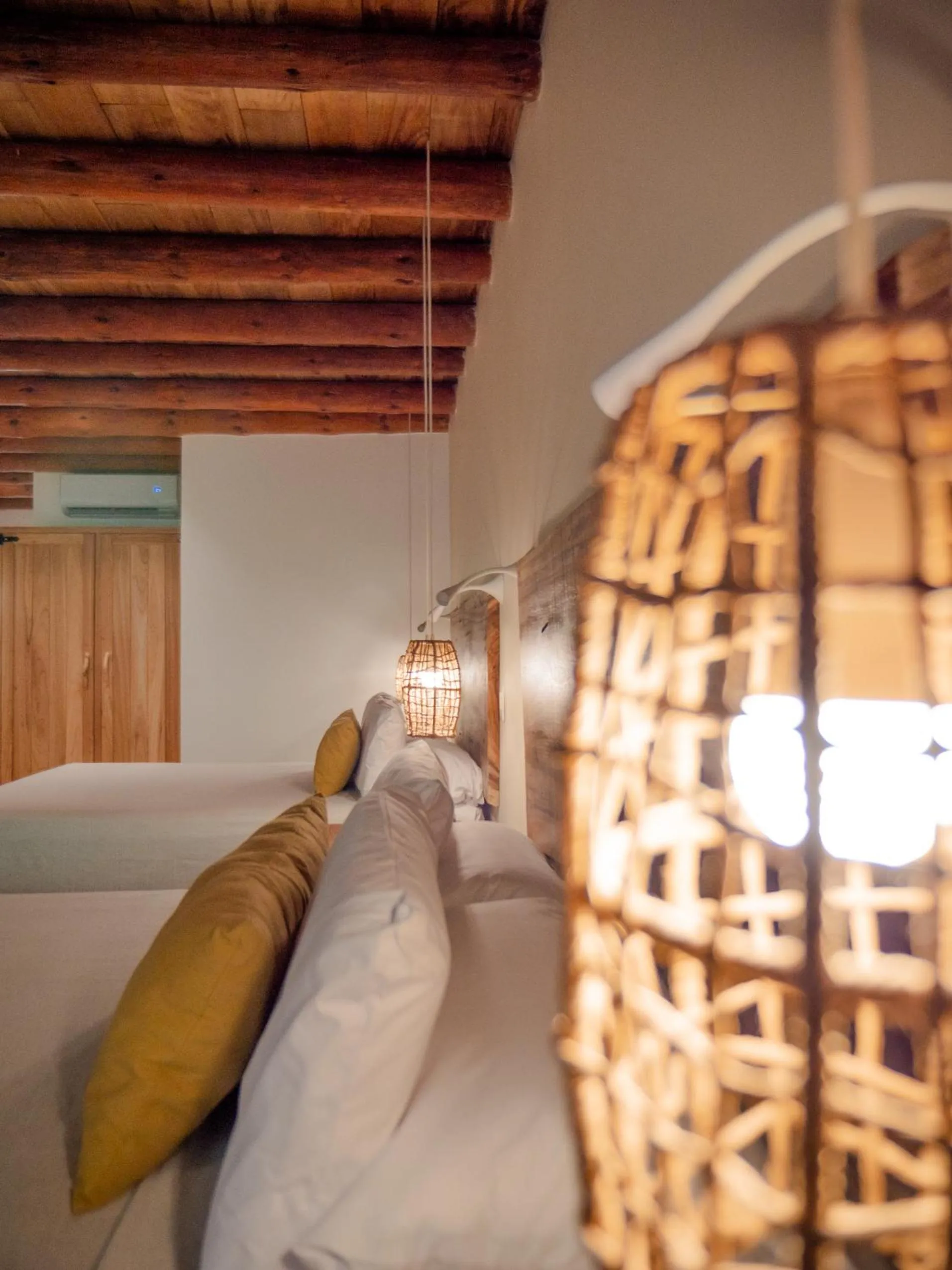 Photo of the whole room, Bed in La Aldea De La Selva Lodge