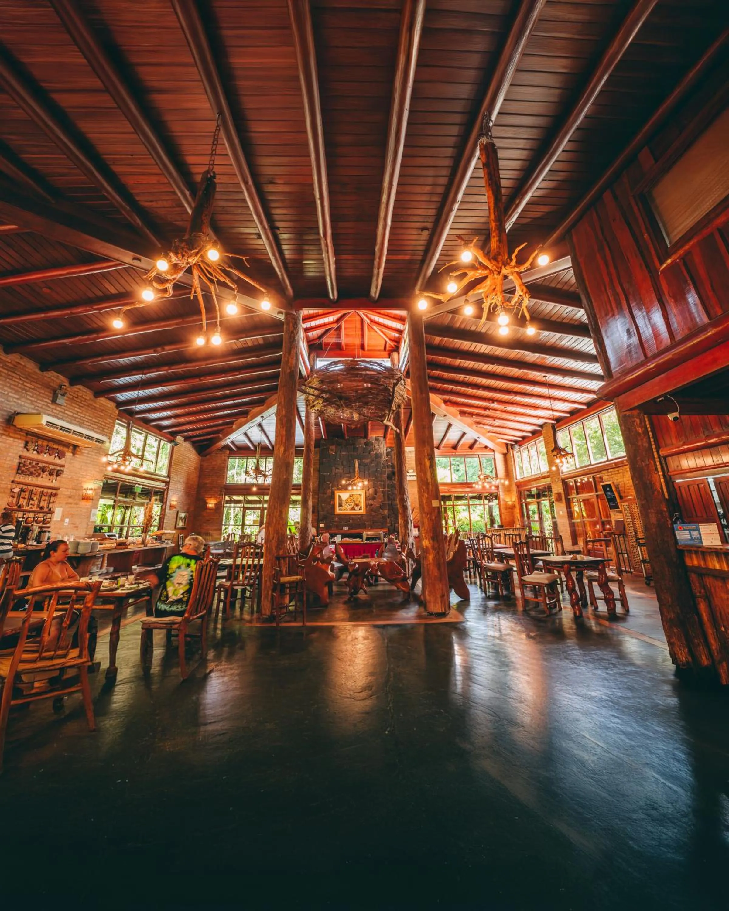 Restaurant/places to eat in La Aldea De La Selva Lodge