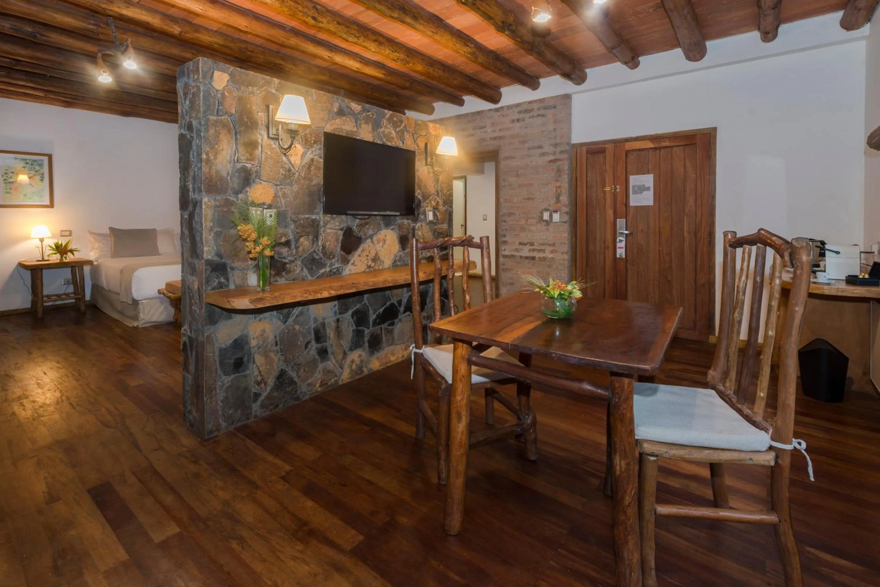 La Aldea De La Selva Lodge