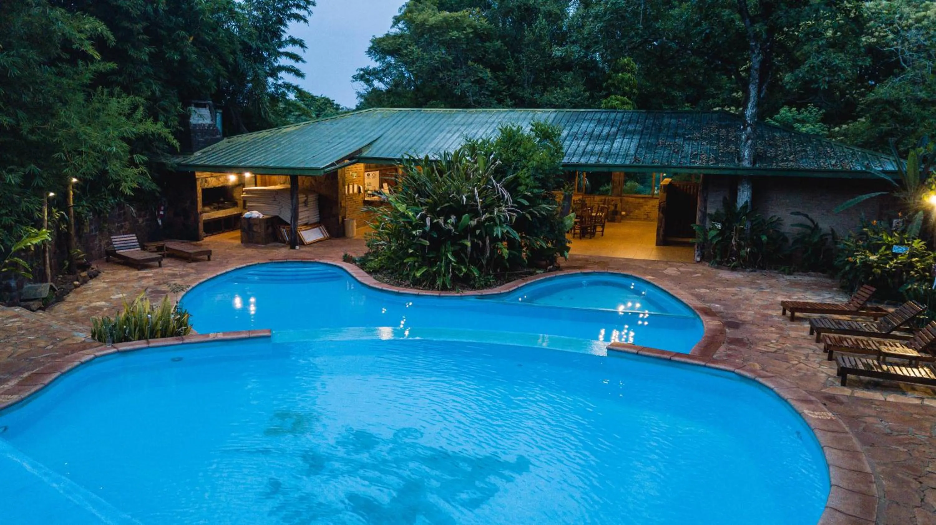 Swimming pool in La Aldea De La Selva Lodge