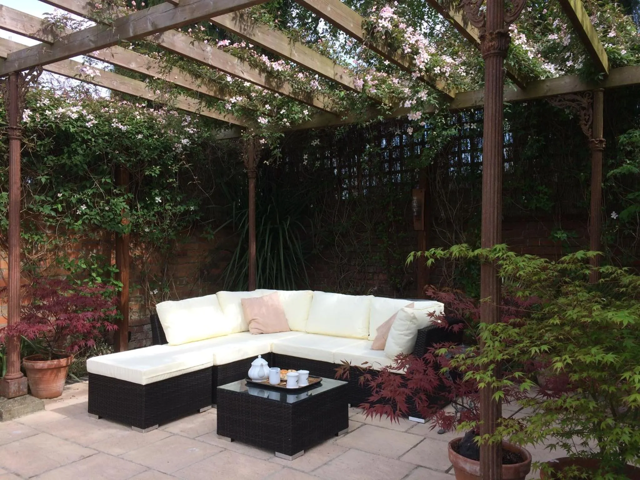 Area and facilities in Little Manor