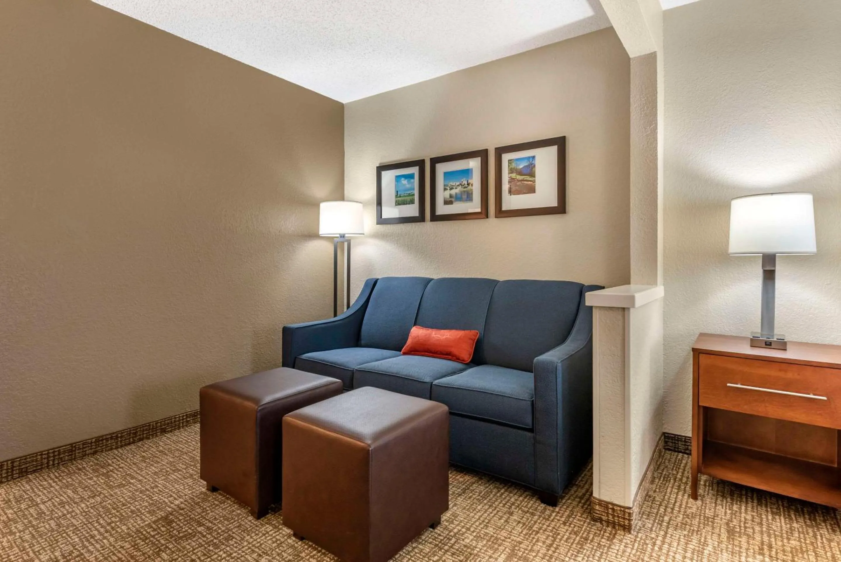 Bedroom in Comfort Inn & Suites Middletown - Franklin