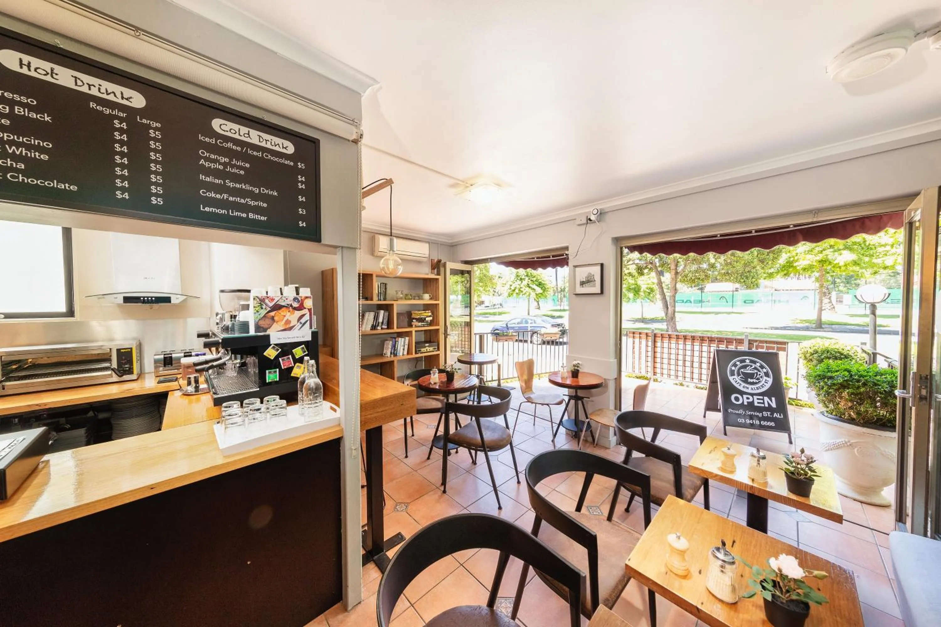 Restaurant/places to eat in Comfort Hotel East Melbourne