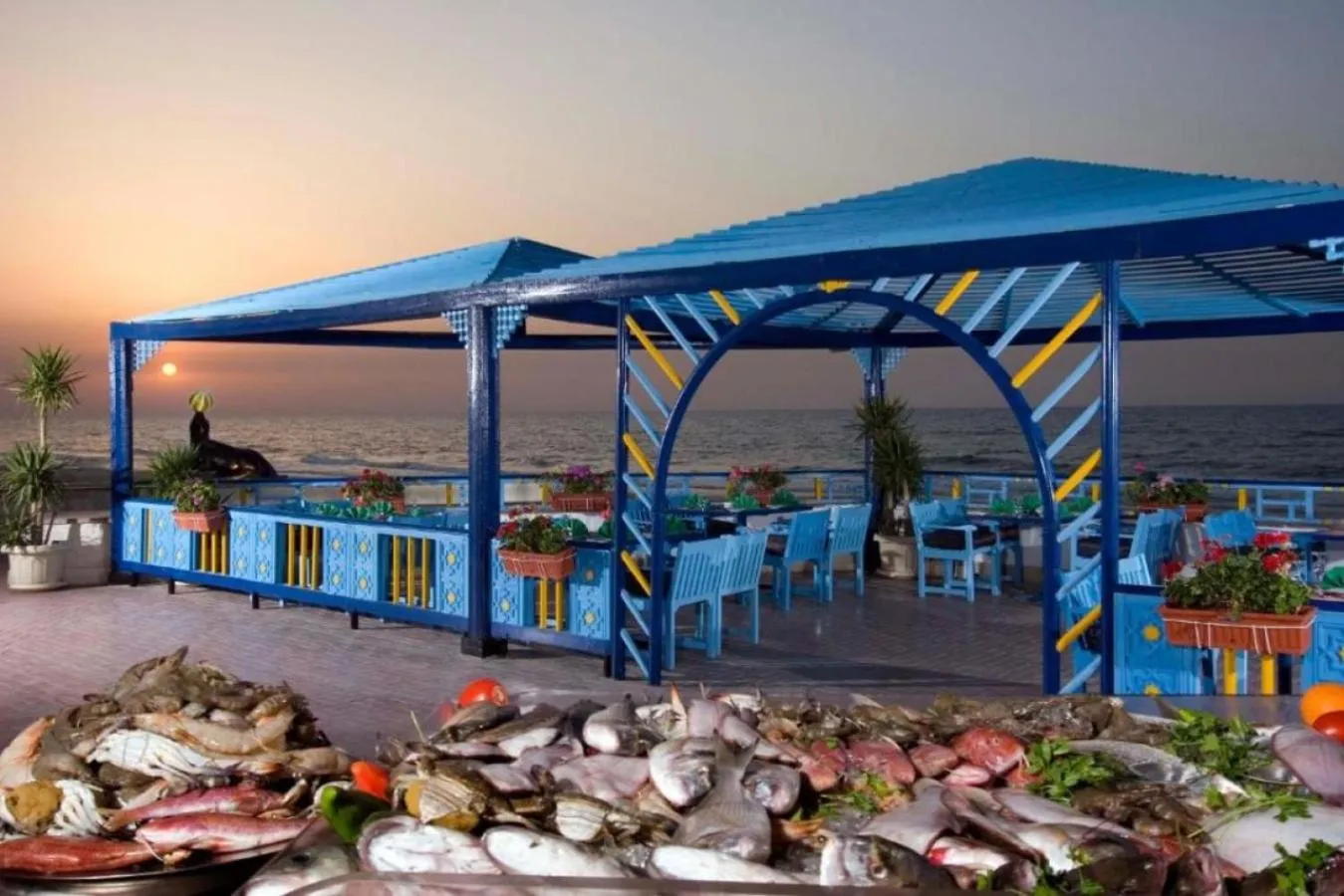 Restaurant/places to eat in Retac El Arish