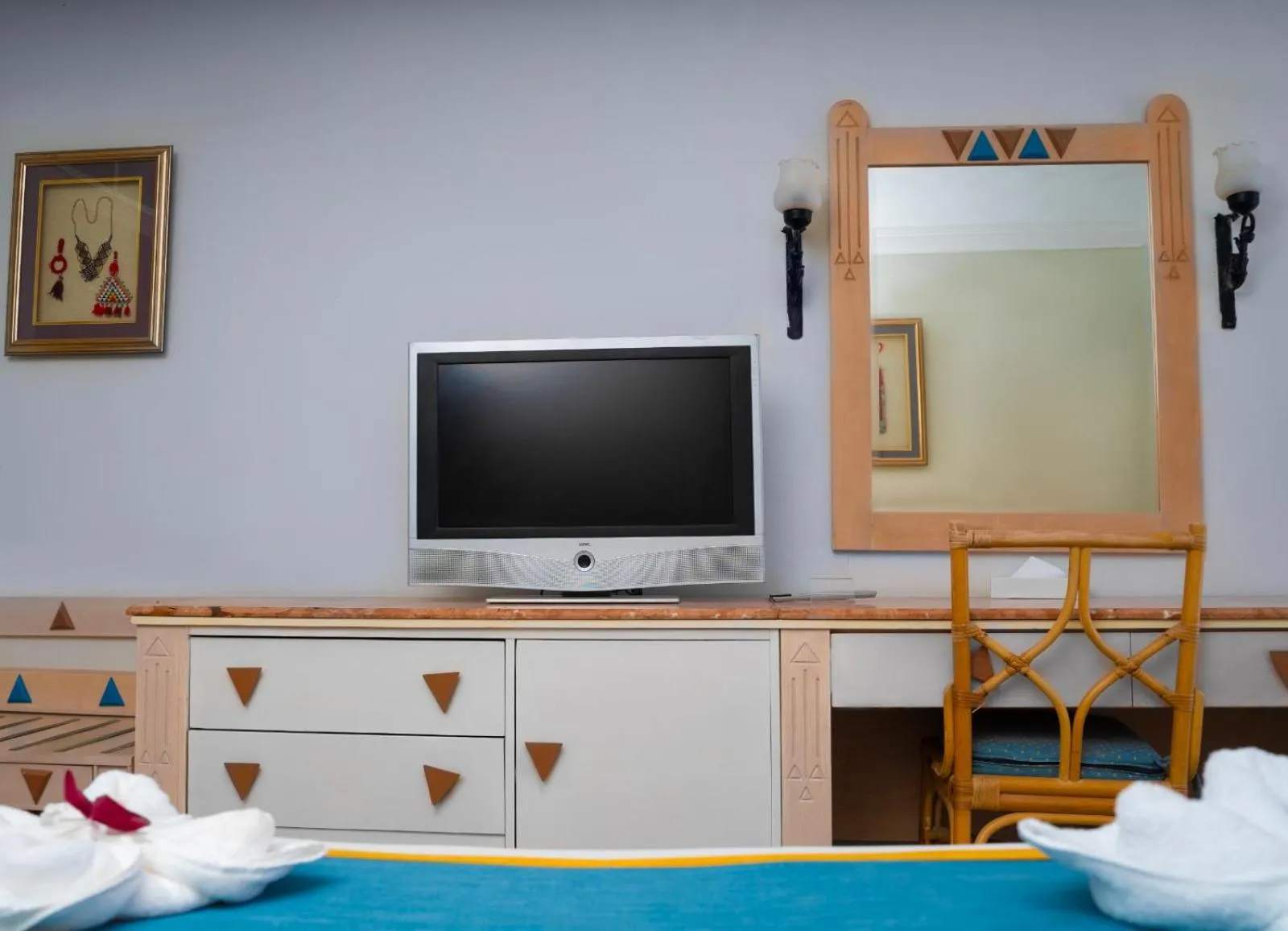 TV and multimedia in Retac El Arish