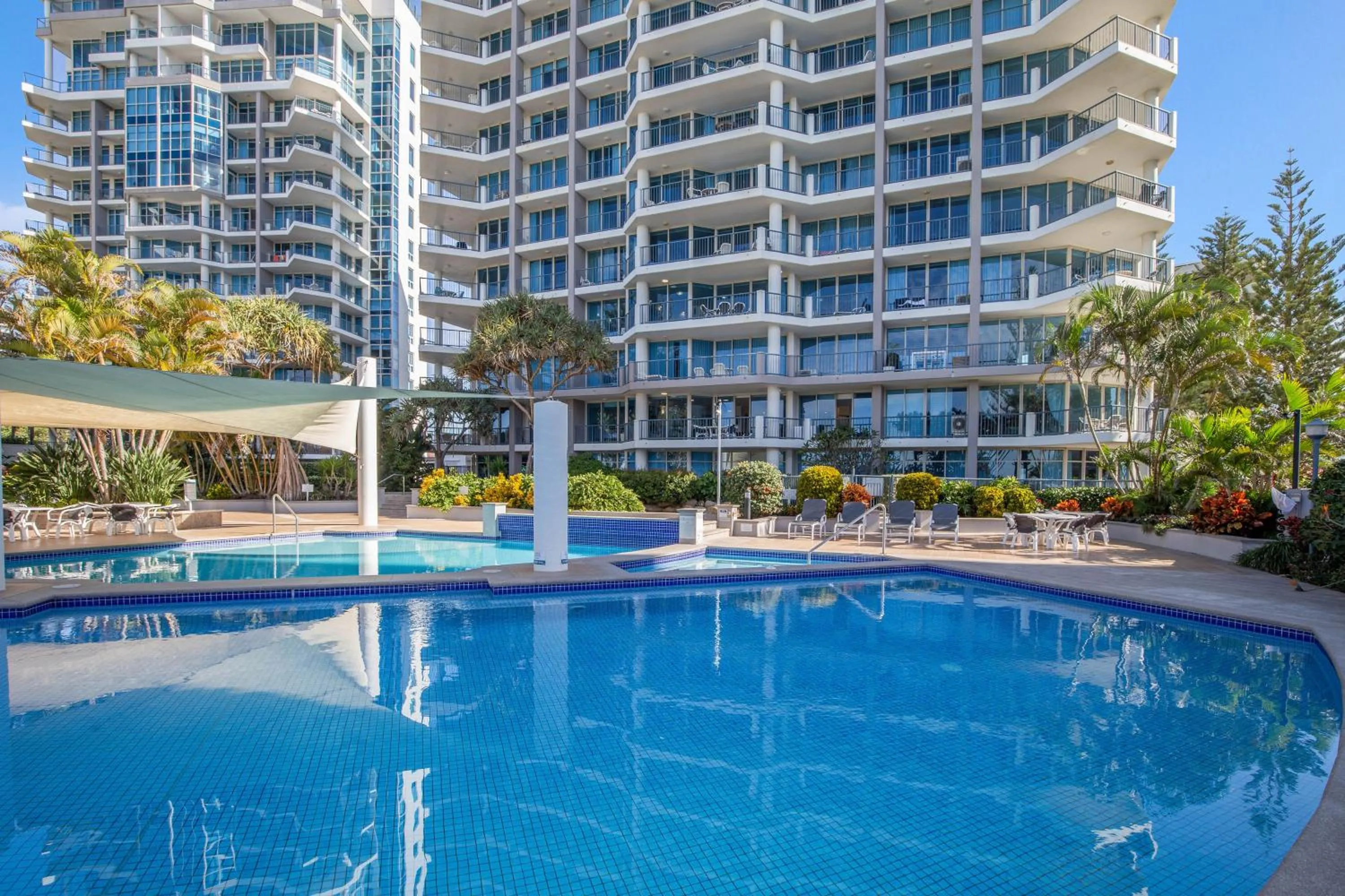 Swimming pool in Oceana On Broadbeach