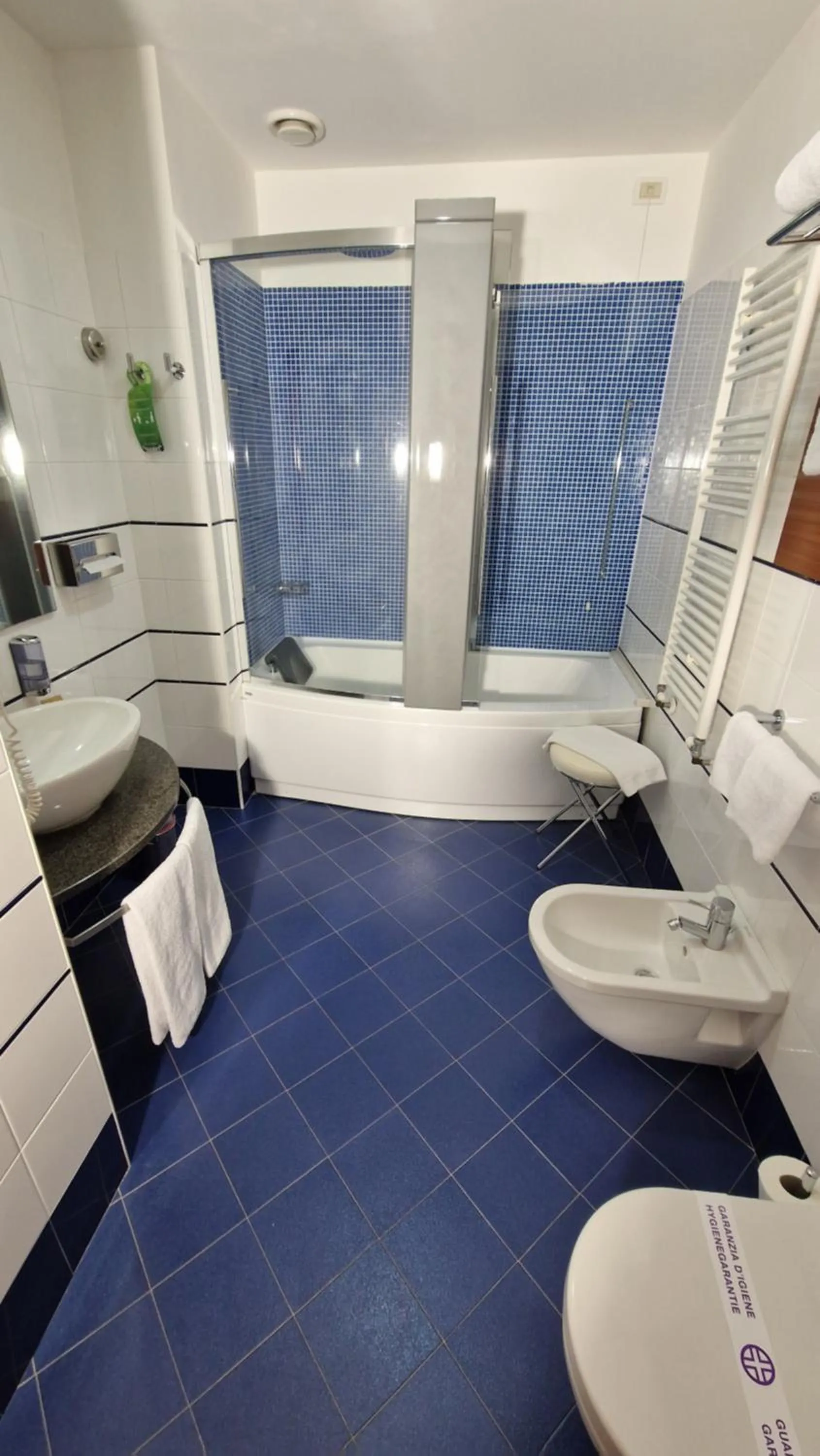 Toilet in Bella Italia Palace Hotel