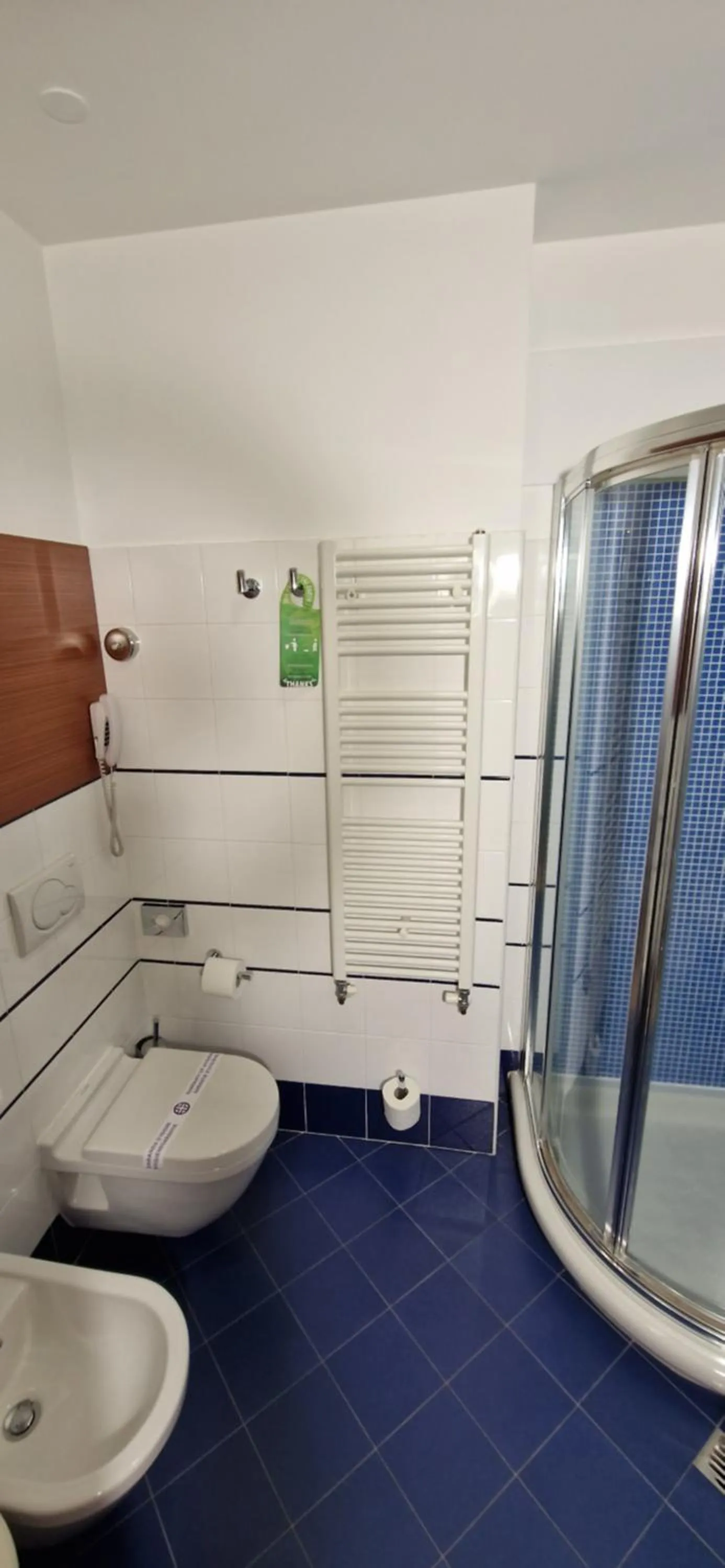 Shower in Bella Italia Palace Hotel