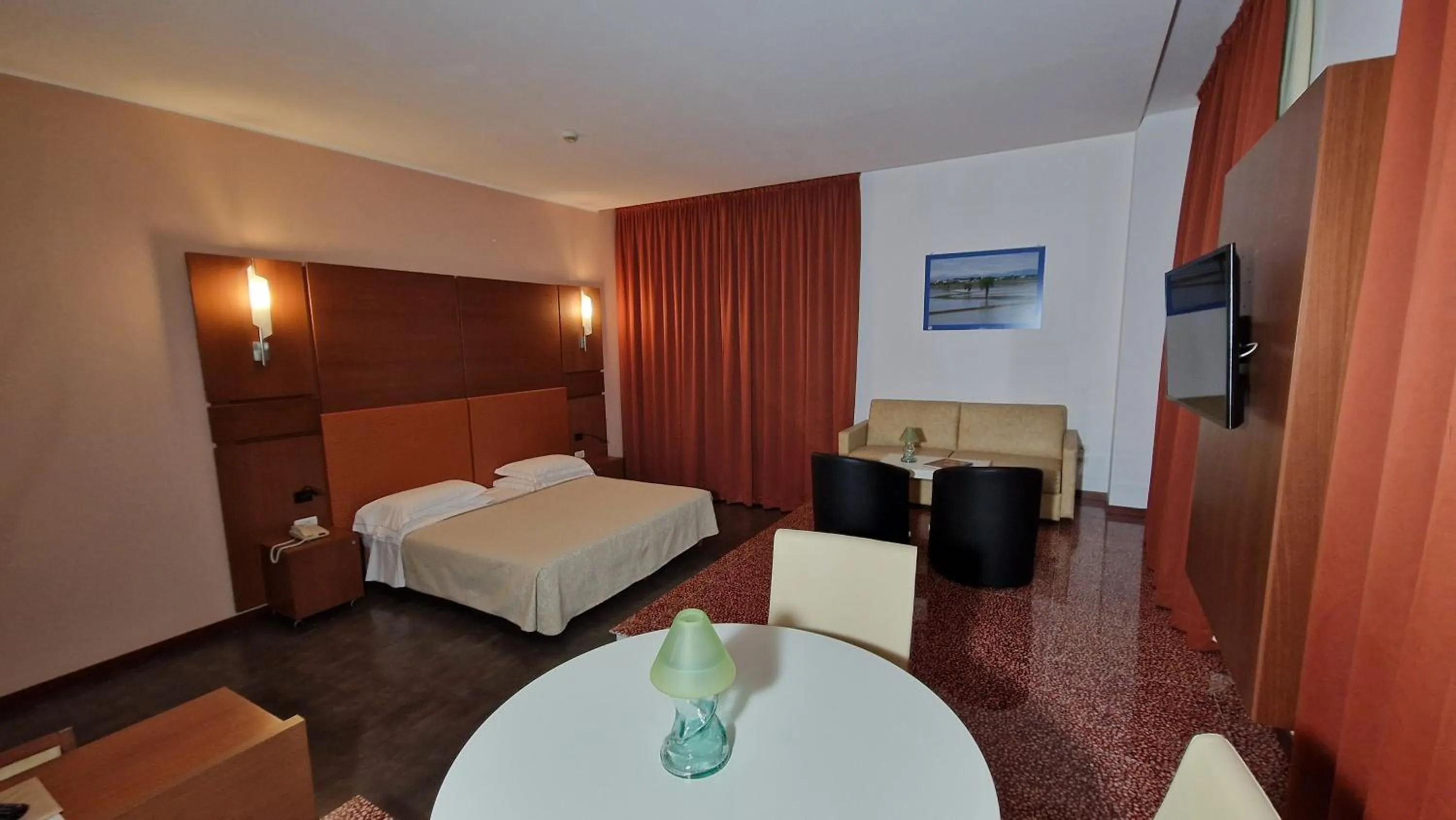 Photo of the whole room, Bed in Bella Italia Palace Hotel