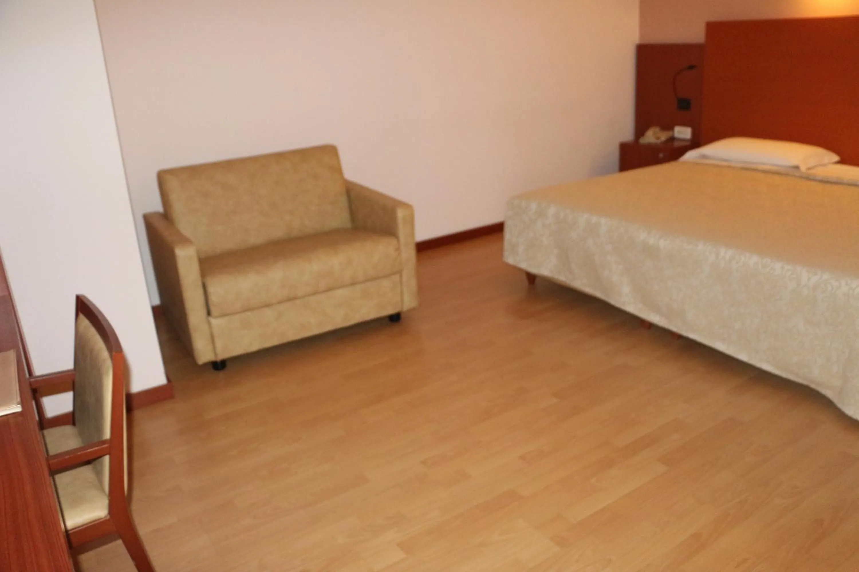 Bedroom, Bed in Bella Italia Palace Hotel