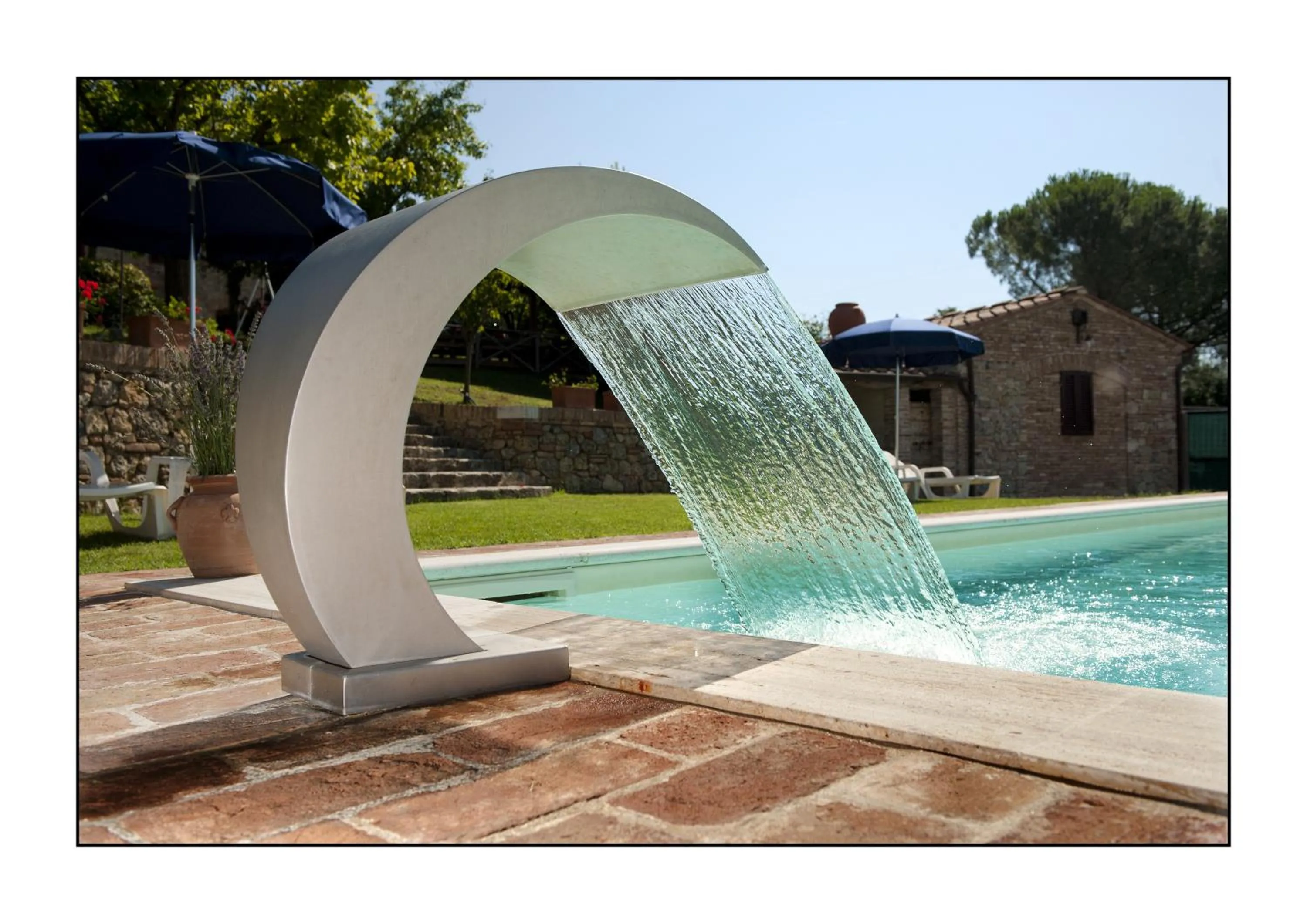 Swimming pool in B&B Casale Virgili