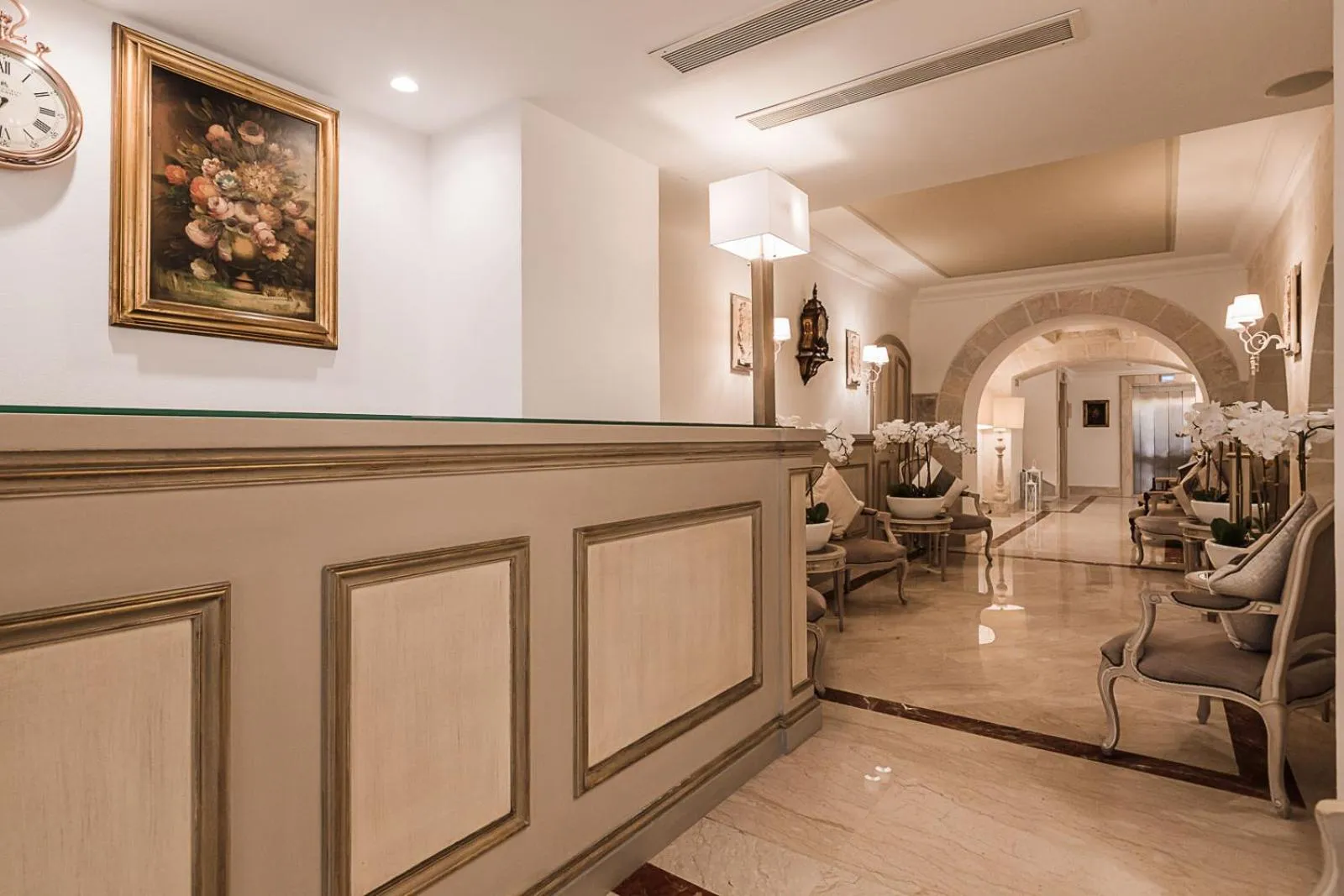 Lobby or reception in Osborne Hotel