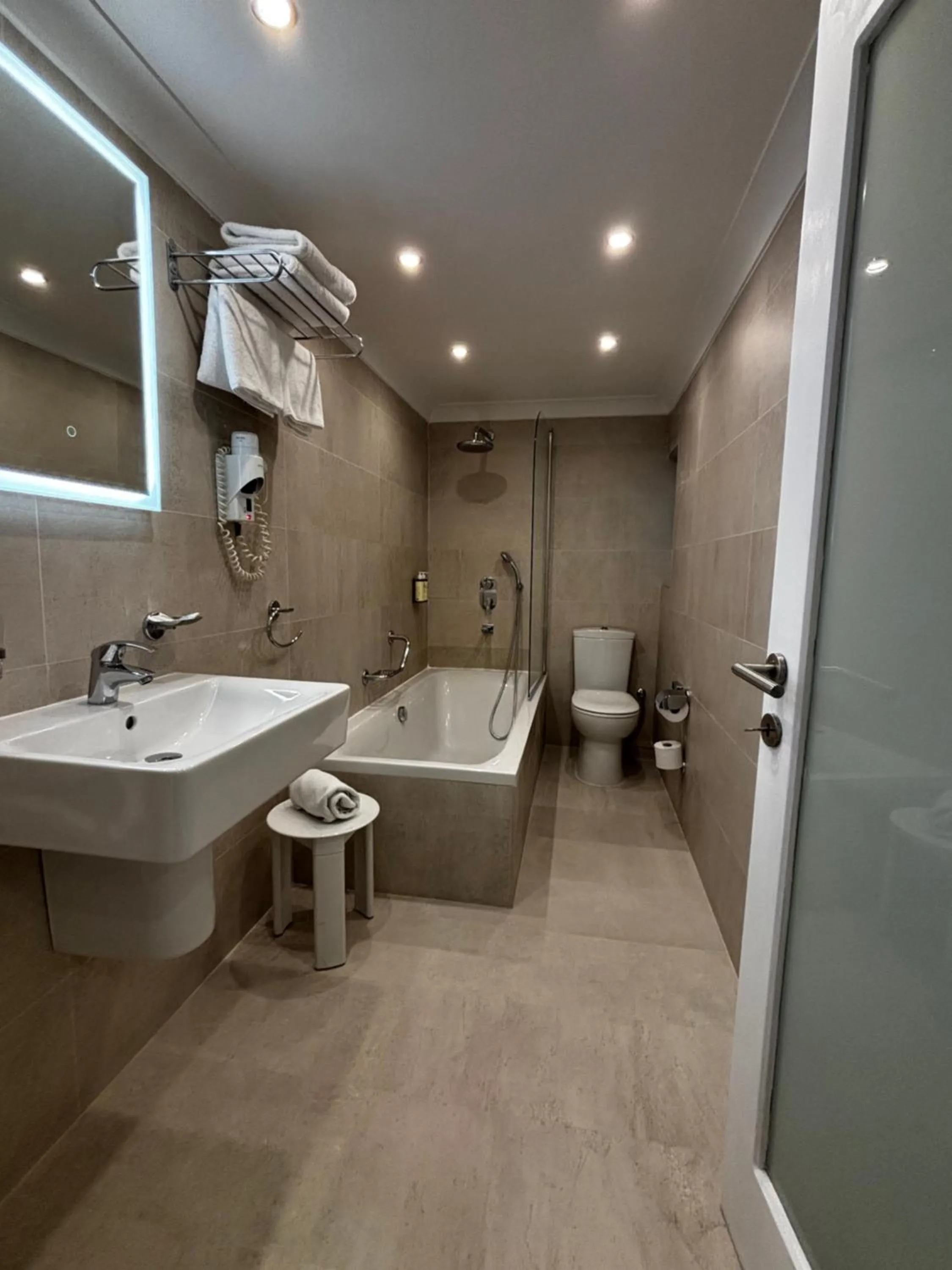 Bathroom in Osborne Hotel