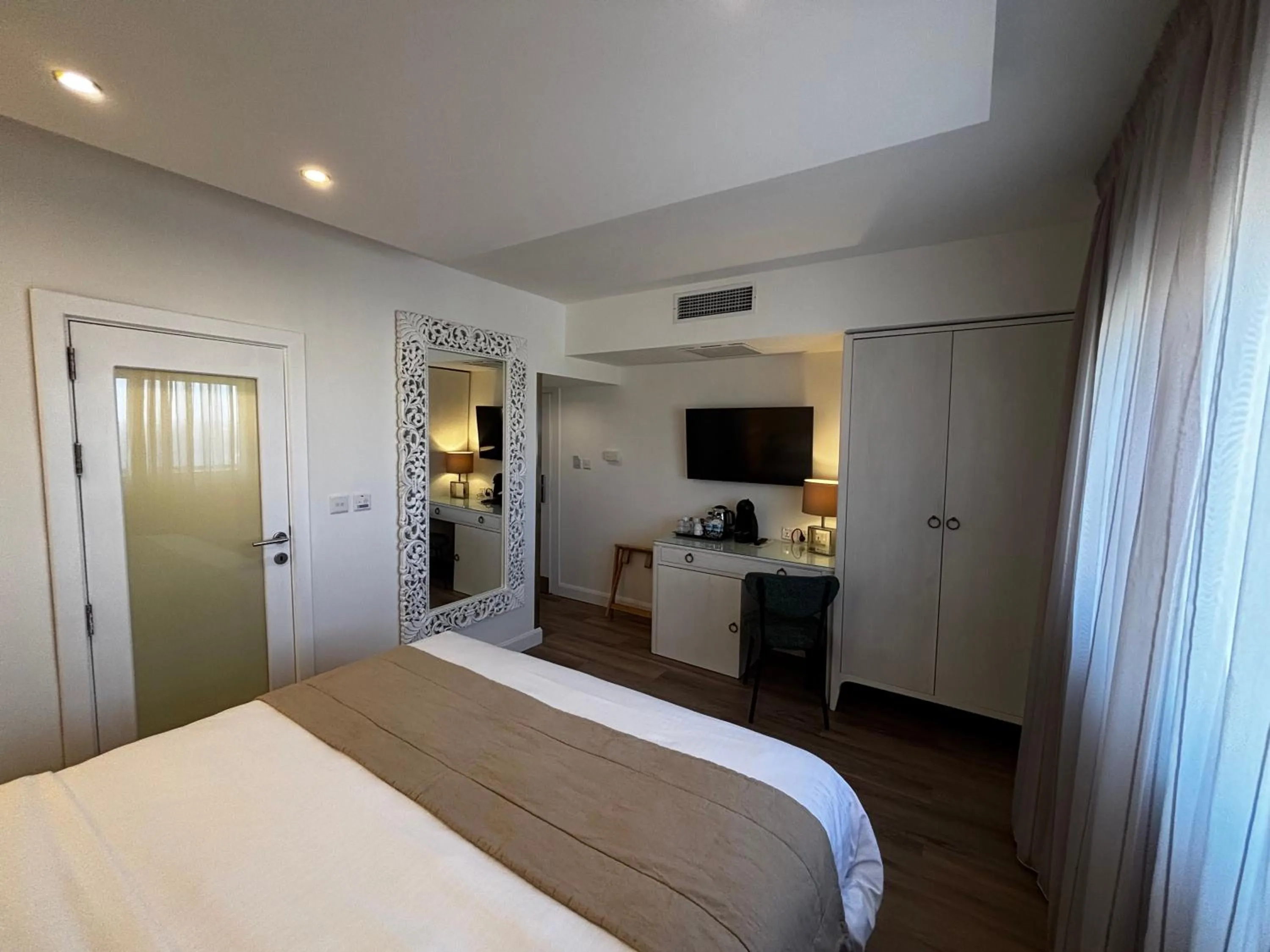 Bed in Osborne Hotel