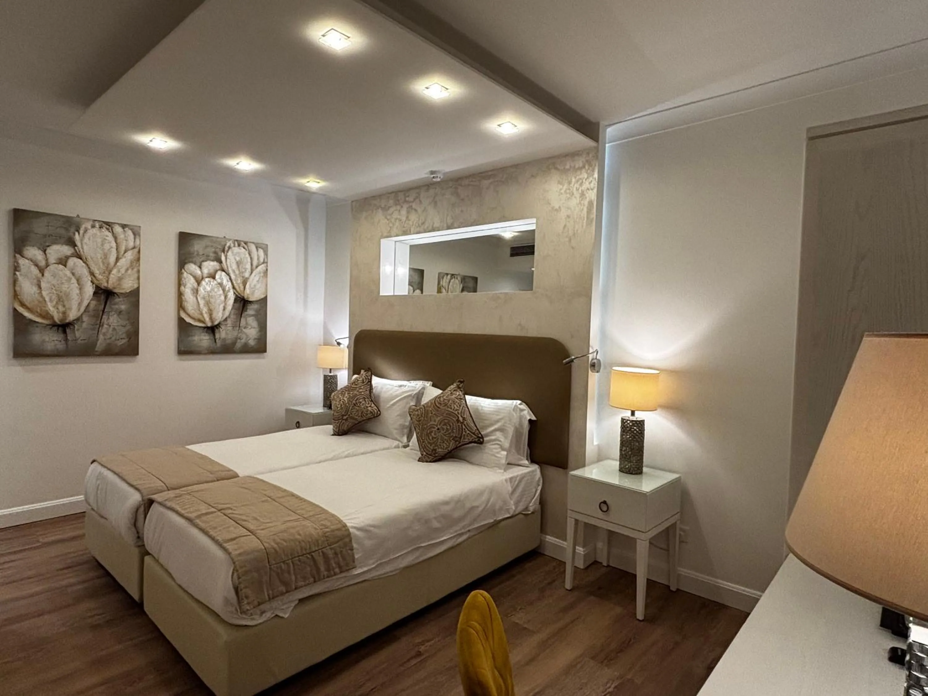 Bedroom, Bed in Osborne Hotel