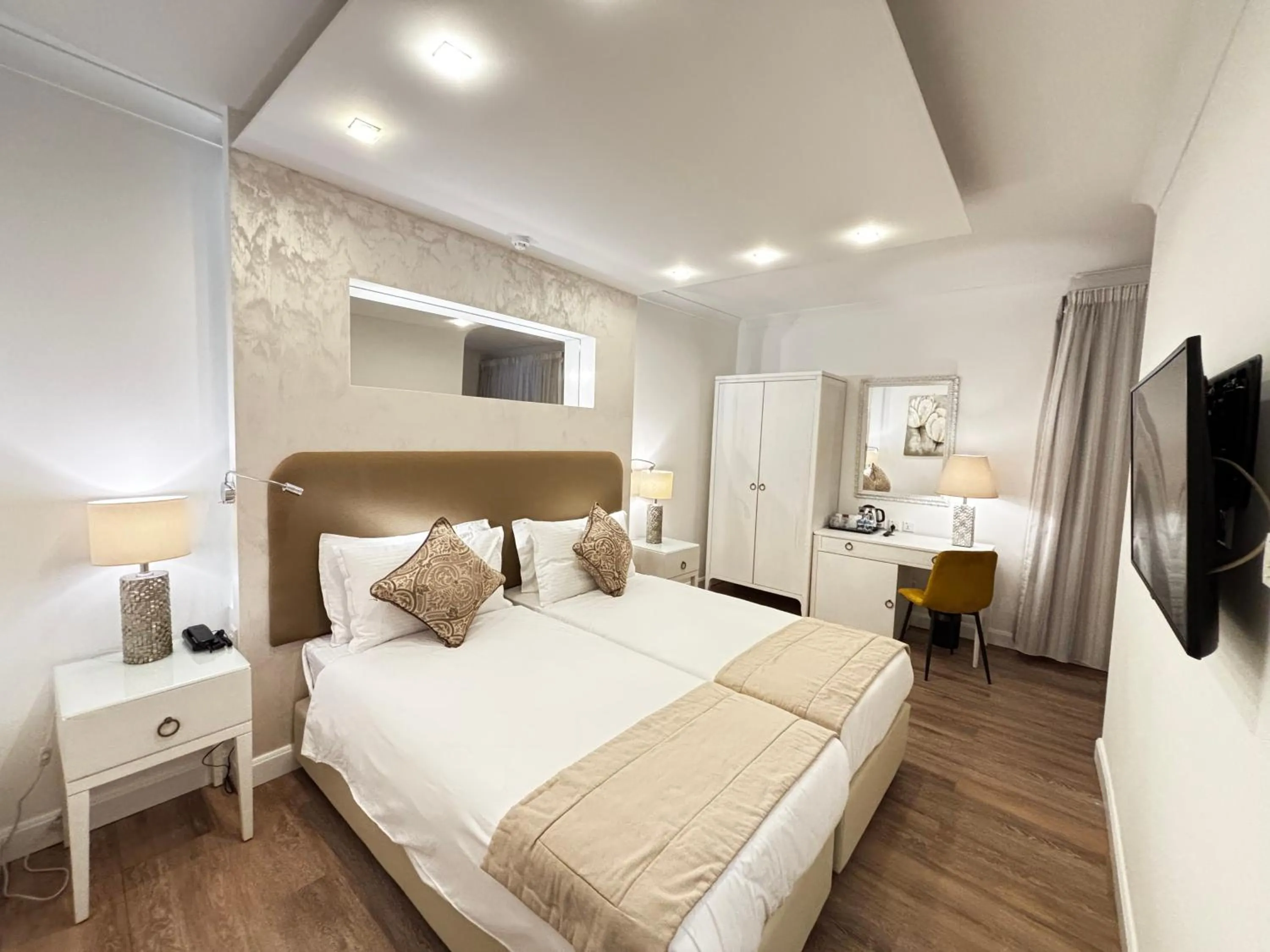 Bed in Osborne Hotel