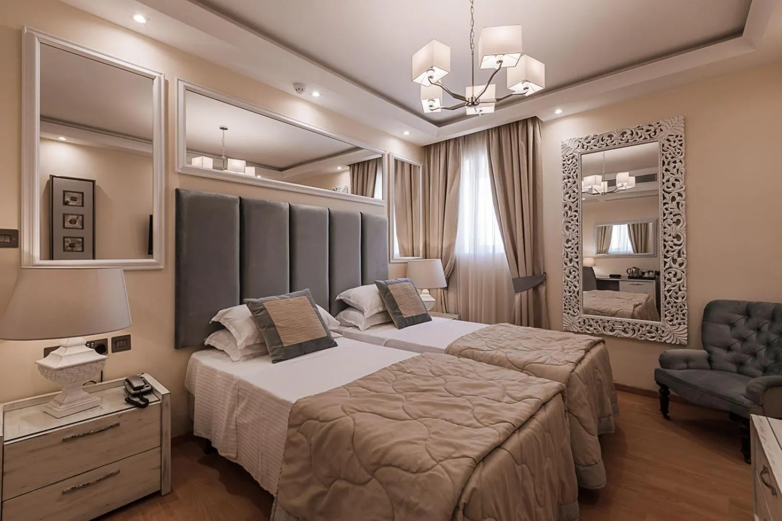 Bedroom, Bed in Osborne Hotel