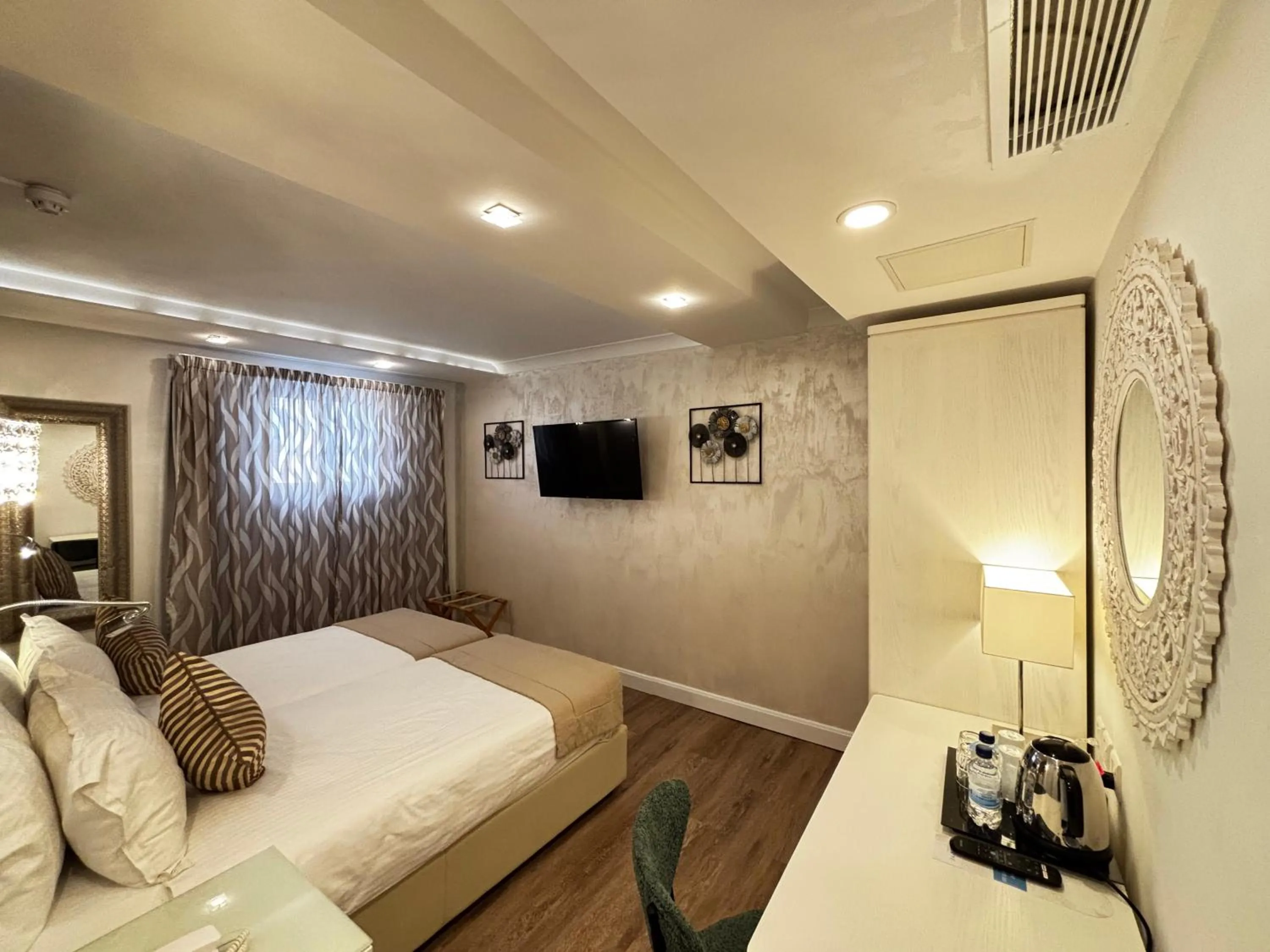 Bed in Osborne Hotel