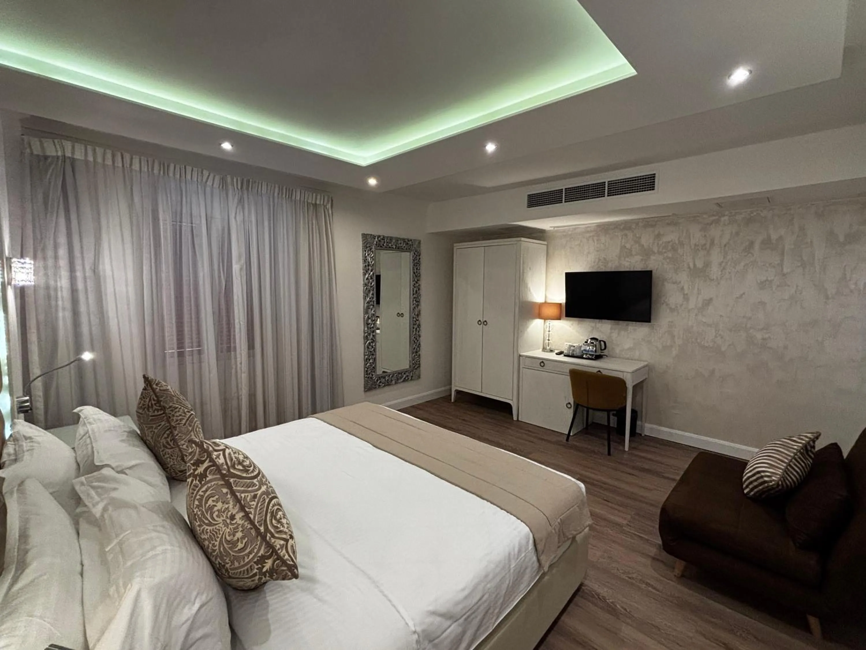 Bed in Osborne Hotel