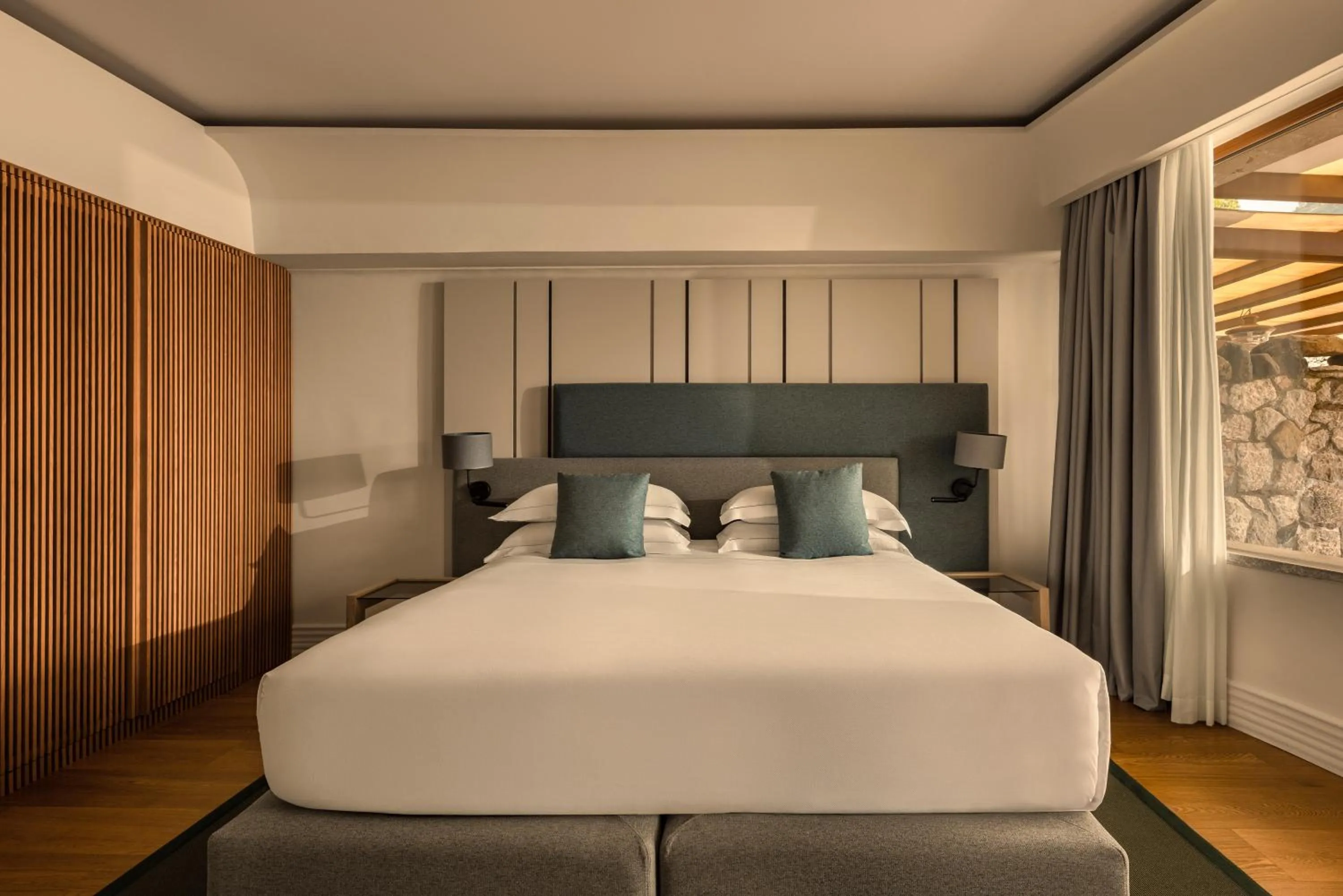 Bed in Atlantis Bay - The Leading Hotels of the World