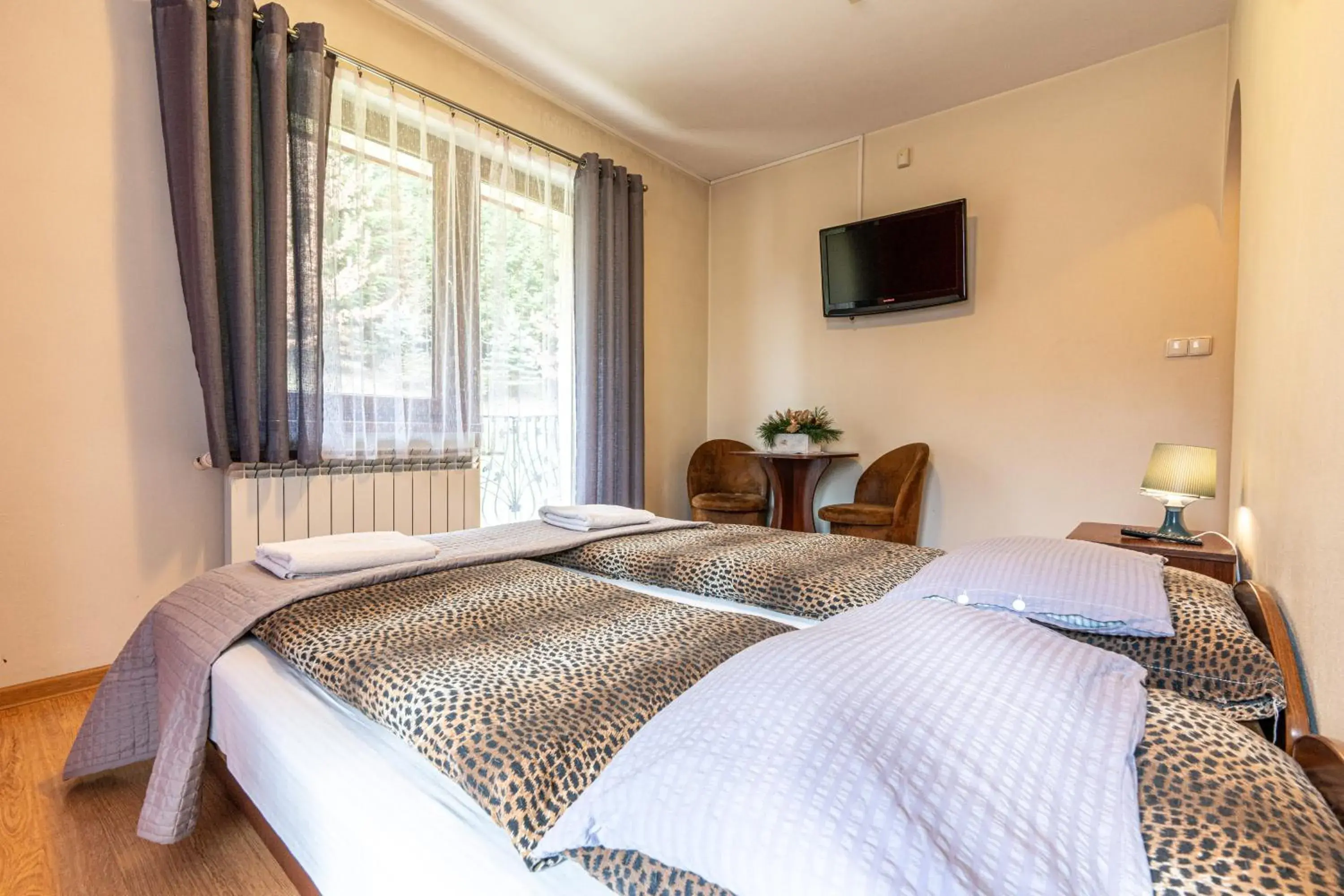 Triple Room with Balcony in Leśny Dworek Biały Dunajec Triple Room with Balcony in Leśny Dworek Biały Dunajec