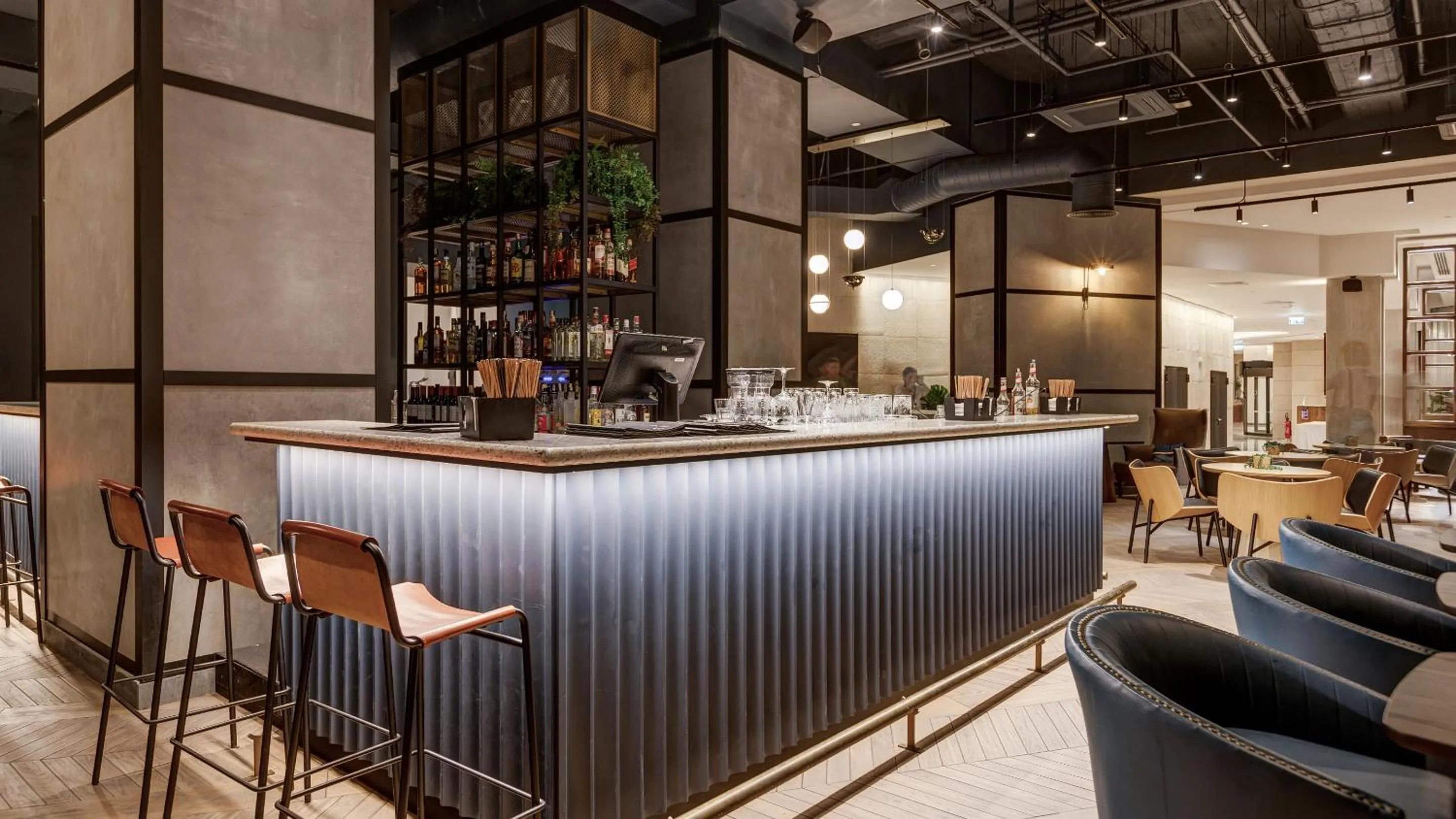 Restaurant/places to eat in AX ODYCY Hotel