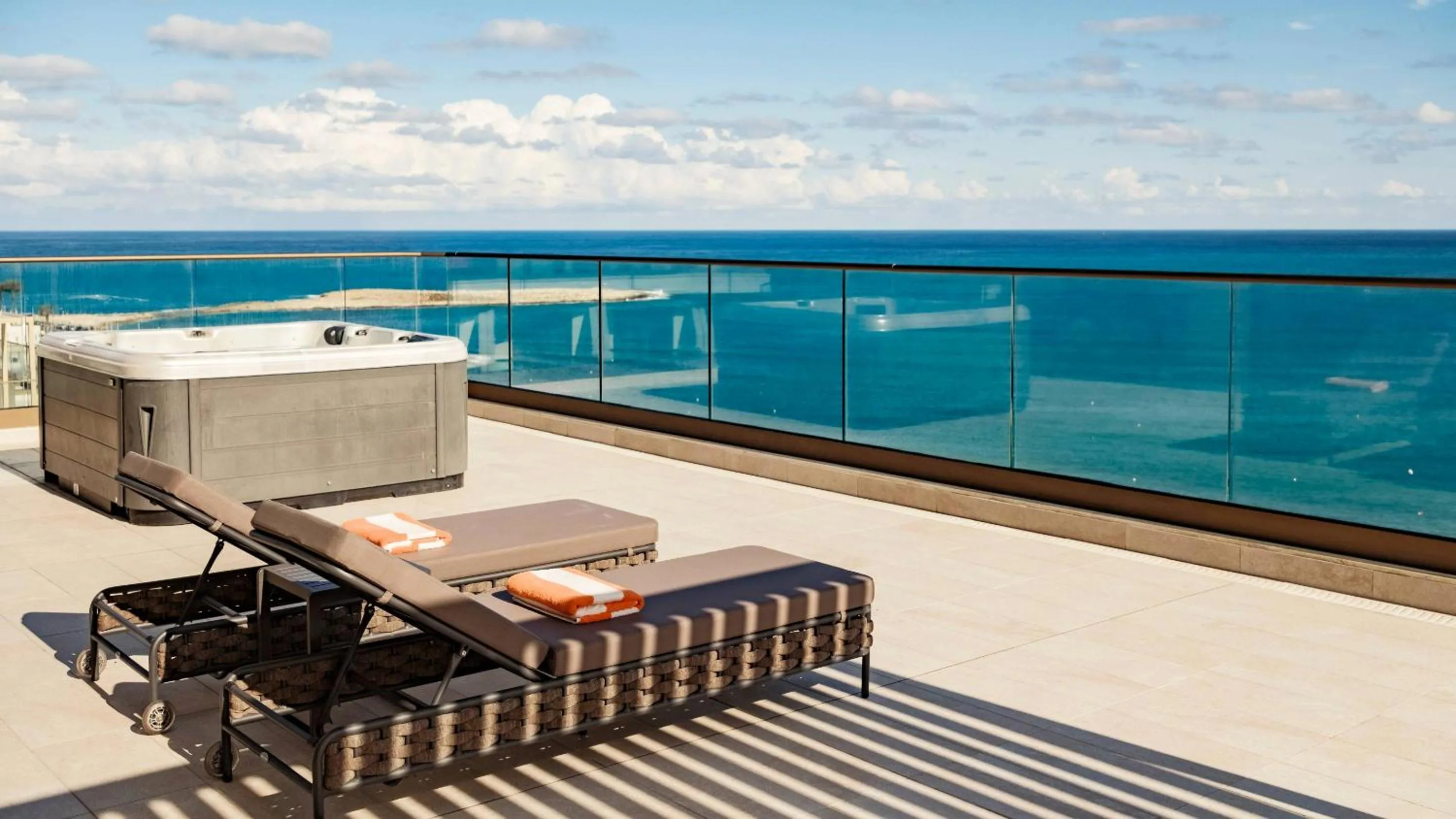 Hot Tub in AX ODYCY Hotel