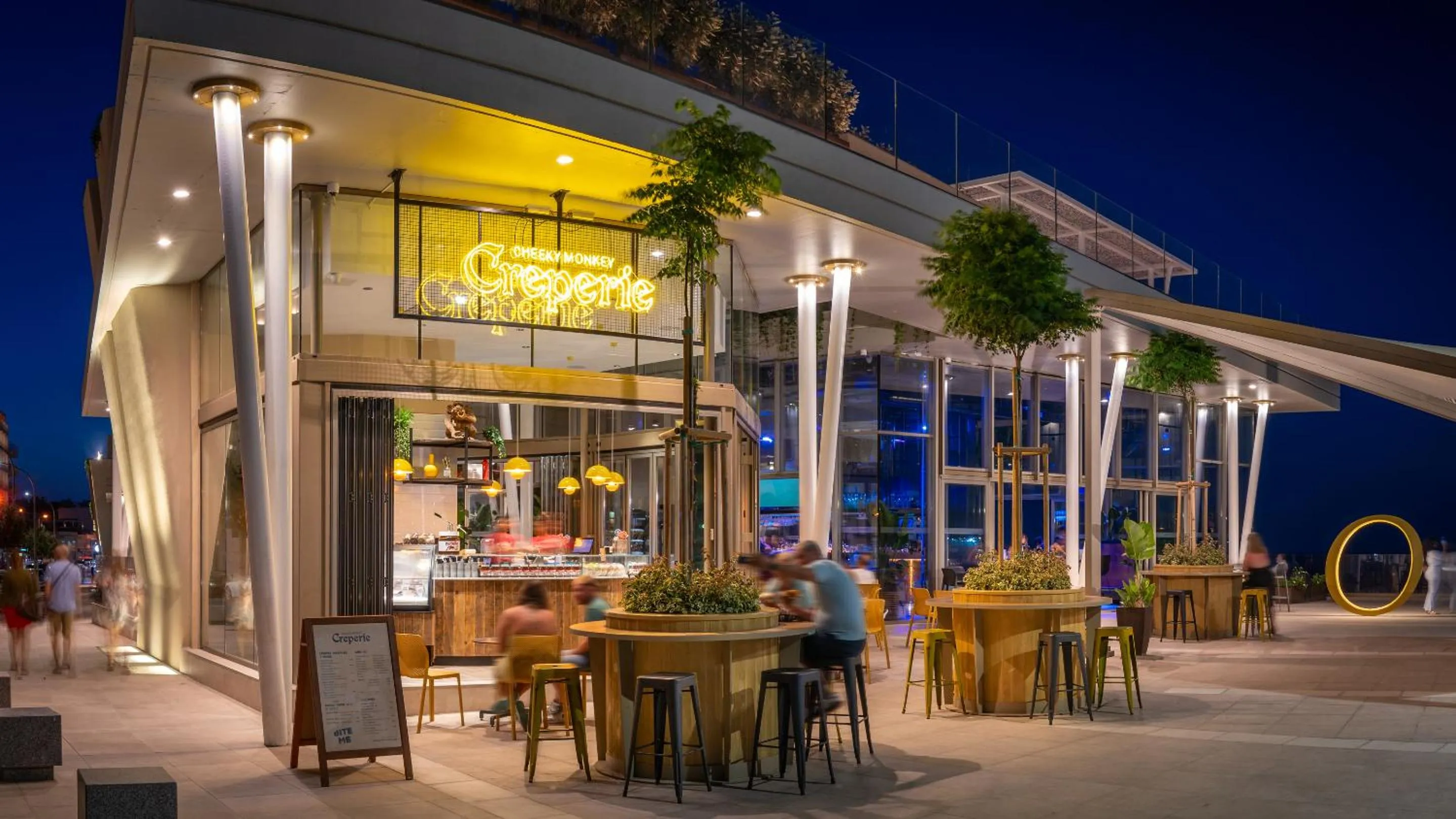 Restaurant/places to eat in AX ODYCY Hotel