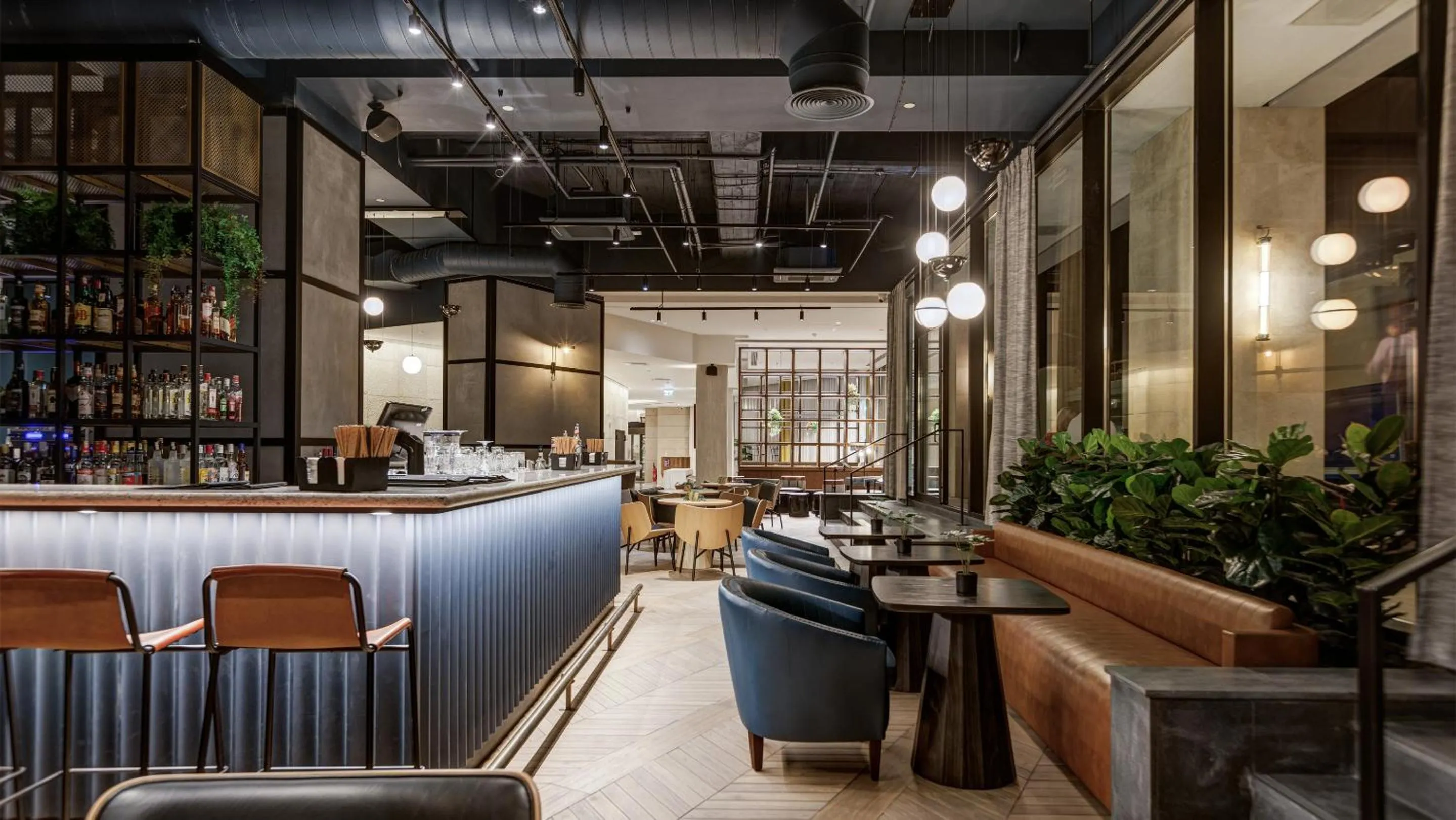 Restaurant/places to eat in AX ODYCY Hotel