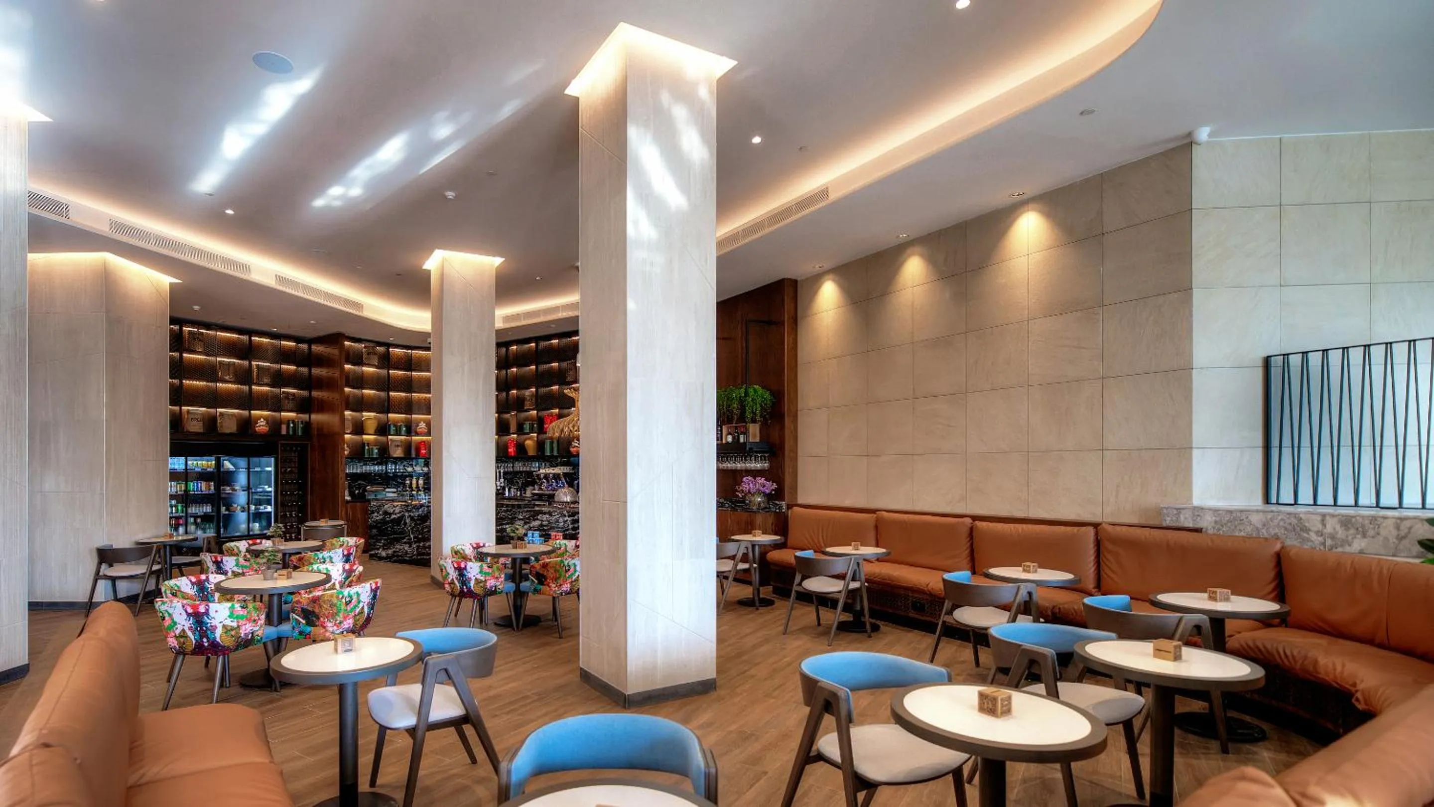 Restaurant/places to eat in AX ODYCY Hotel