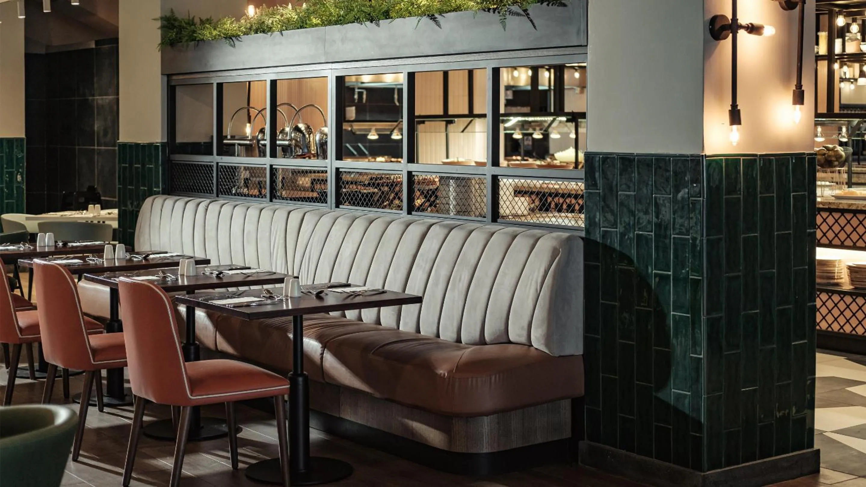 Restaurant/places to eat in AX ODYCY Hotel