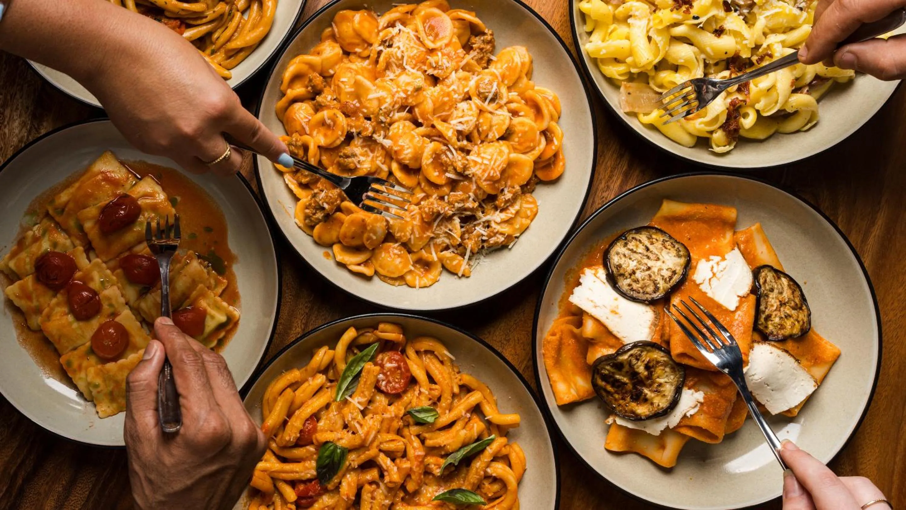 Restaurant/places to eat in AX ODYCY Hotel