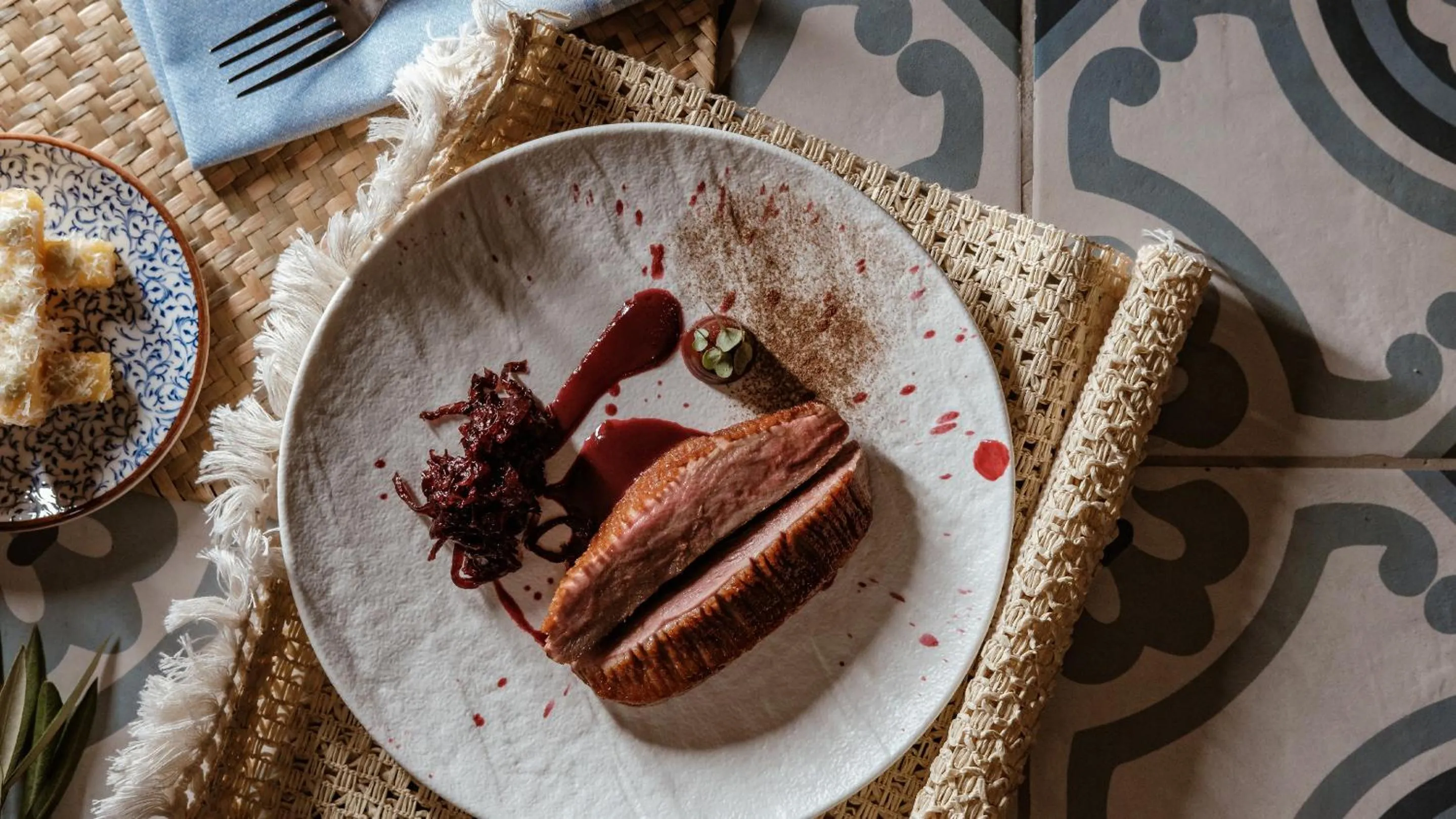 Restaurant/places to eat in AX ODYCY Hotel