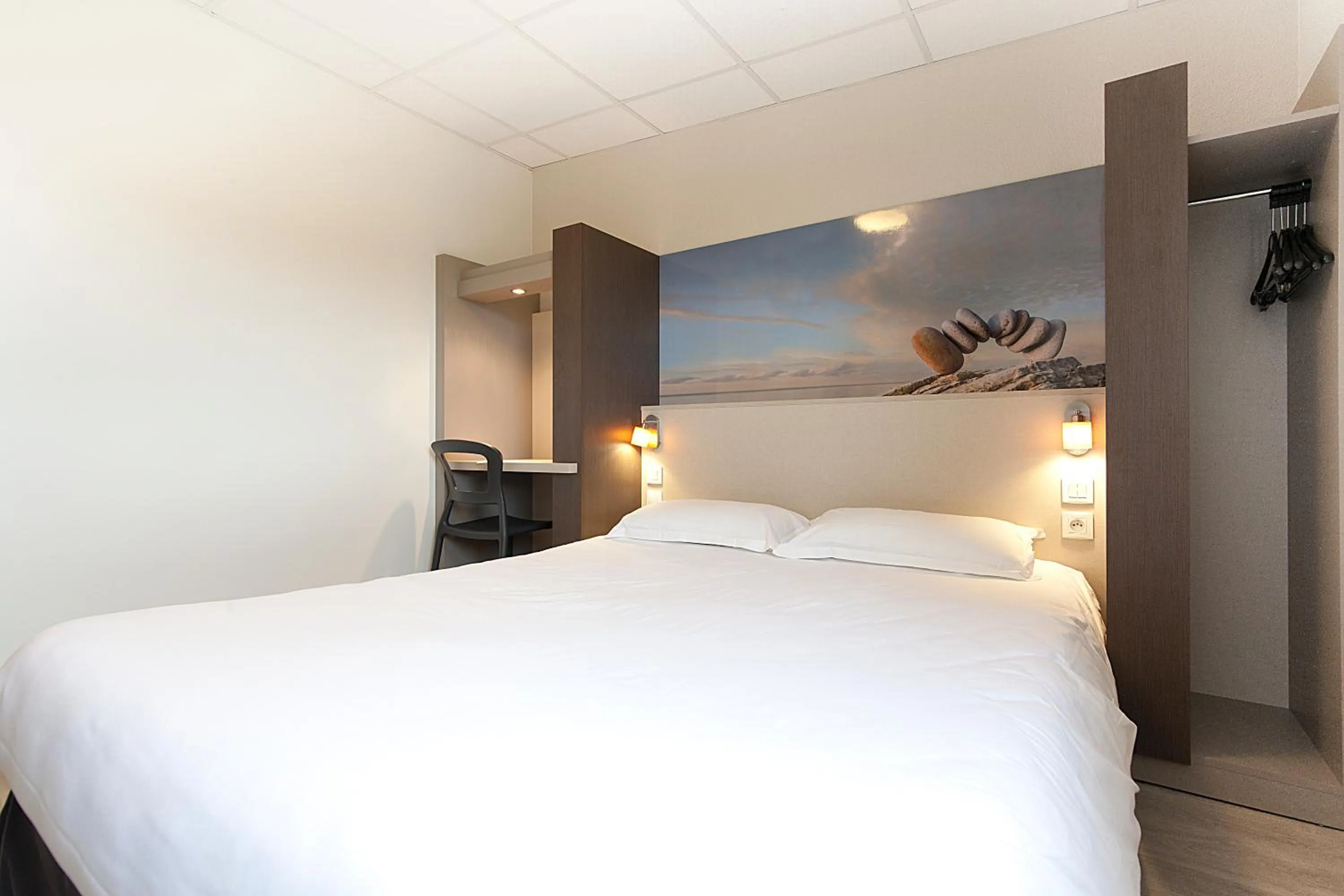 Bed in The Originals City, Hôtel Clermont-Ferrand Sud Aubière