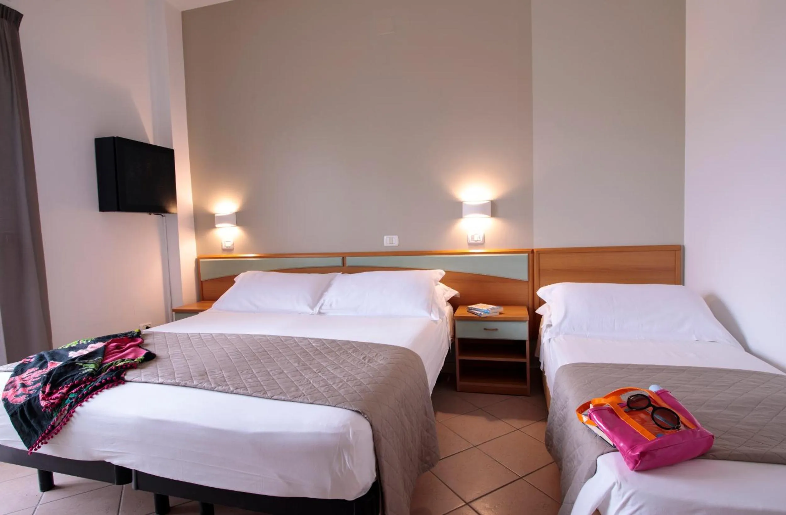 Photo of the whole room, Bed in Hotel Holland