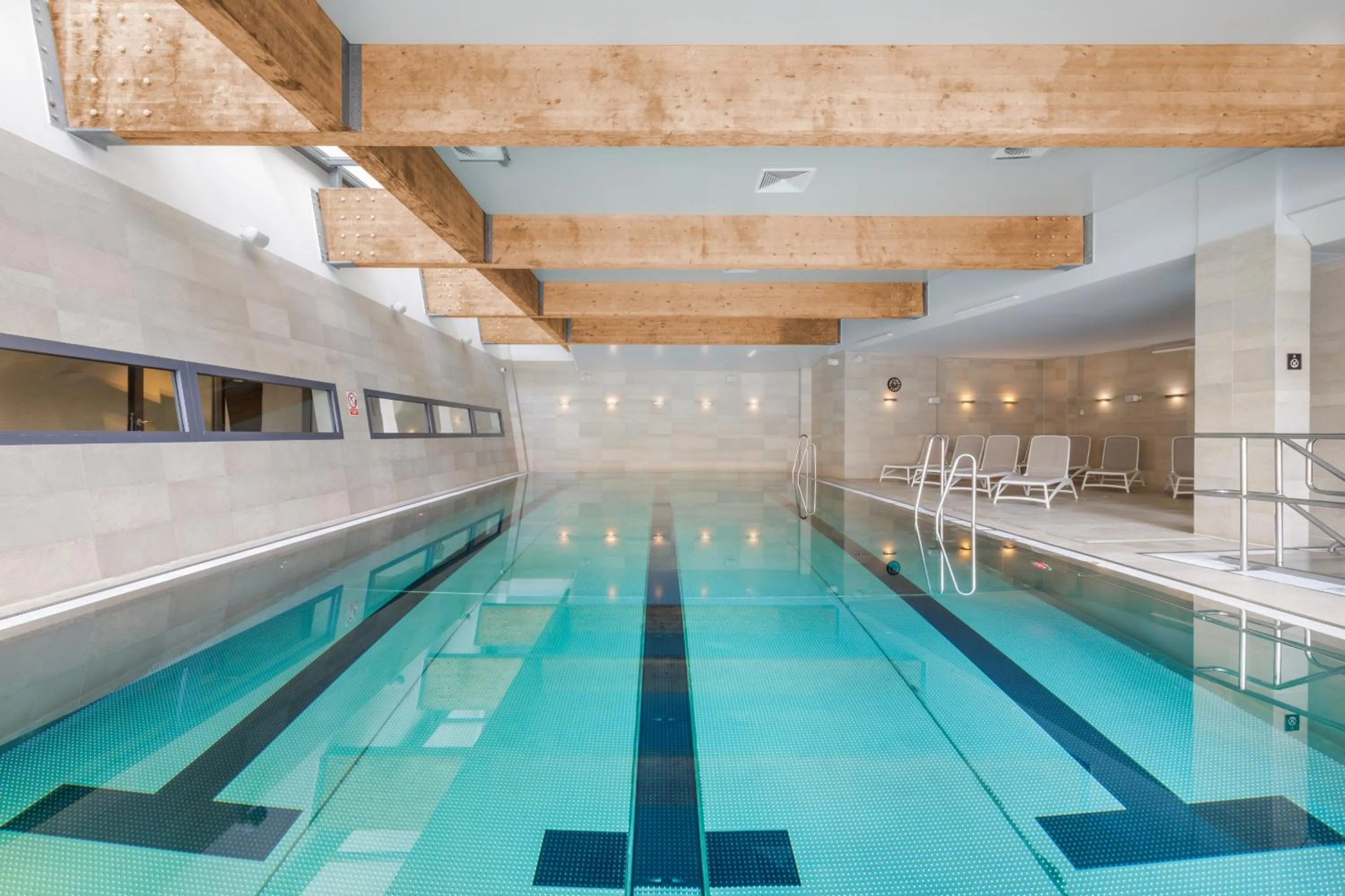 Swimming pool in Marine Hotel by Zdrojowa