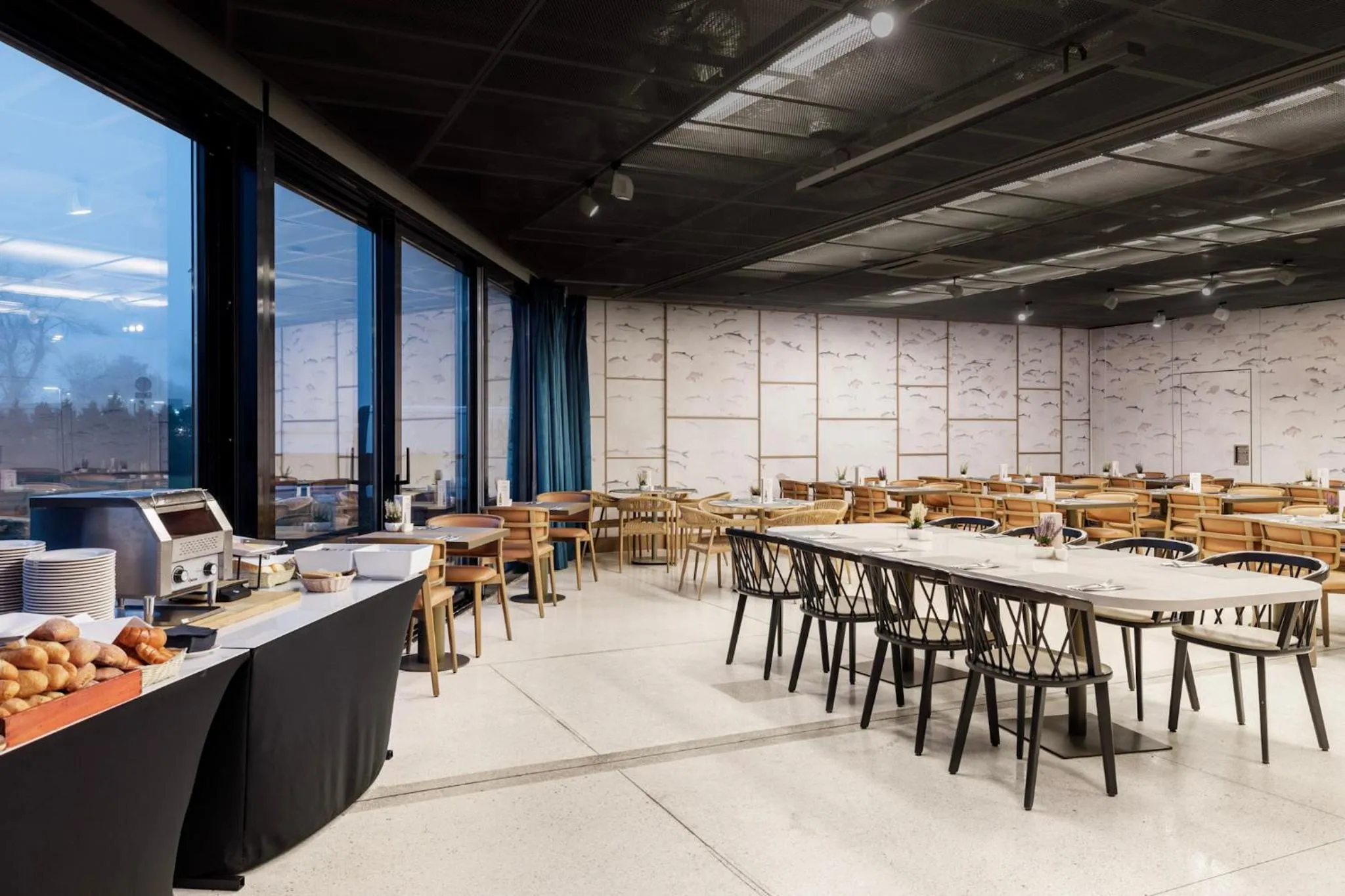 Restaurant/places to eat in Marine Hotel by Zdrojowa