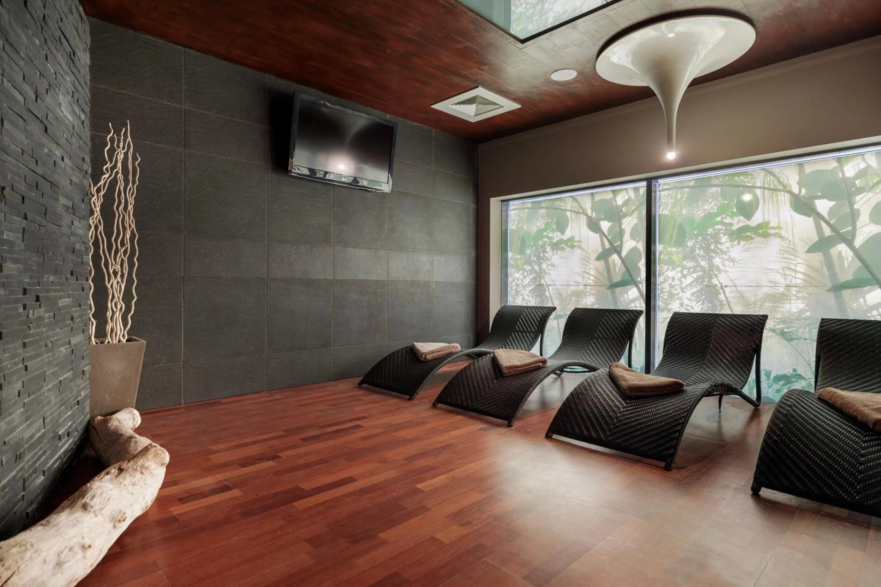 Spa and wellness centre/facilities in Marine Hotel by Zdrojowa