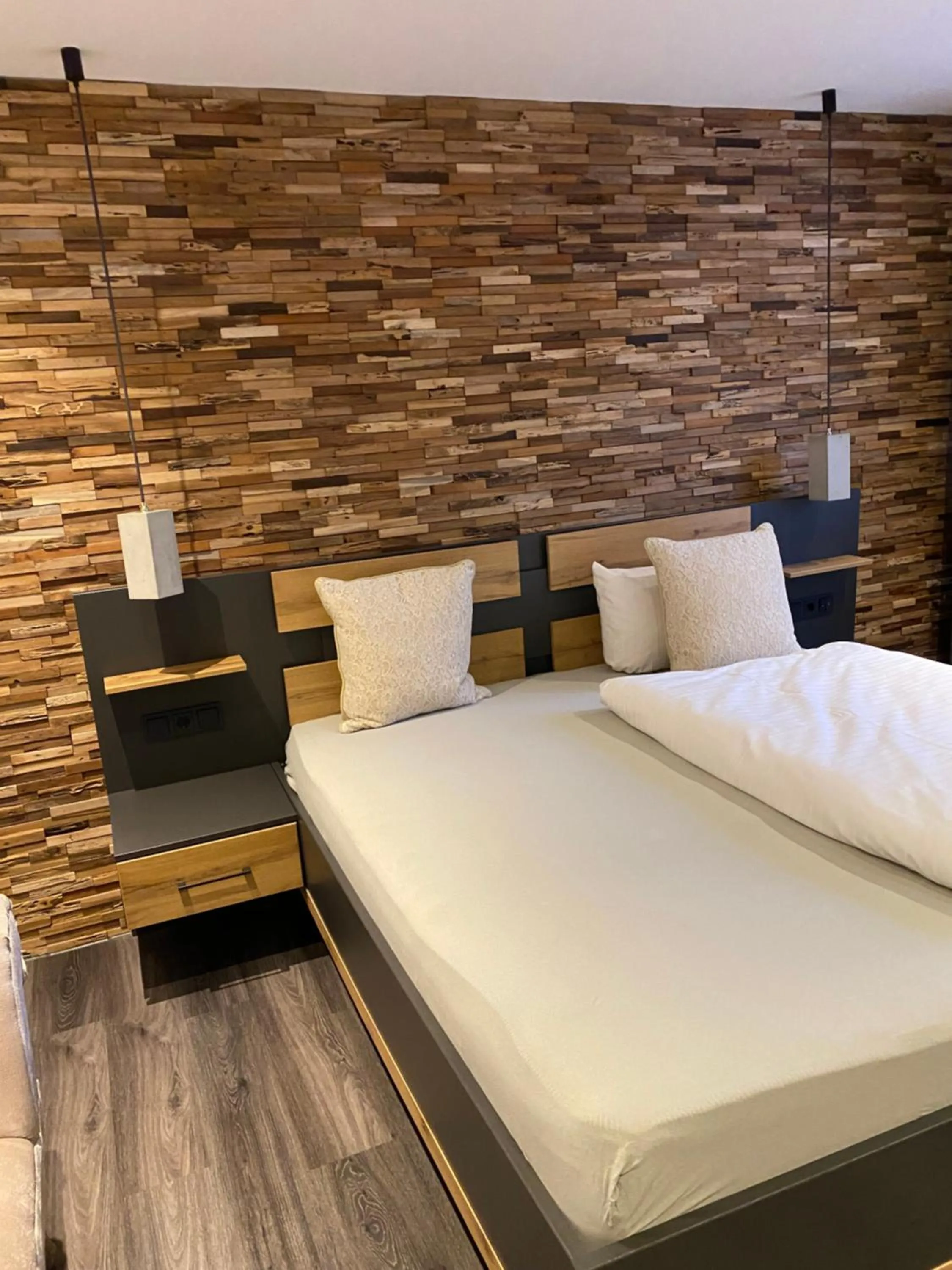 Photo of the whole room, Bed in Das kleine Landhotel