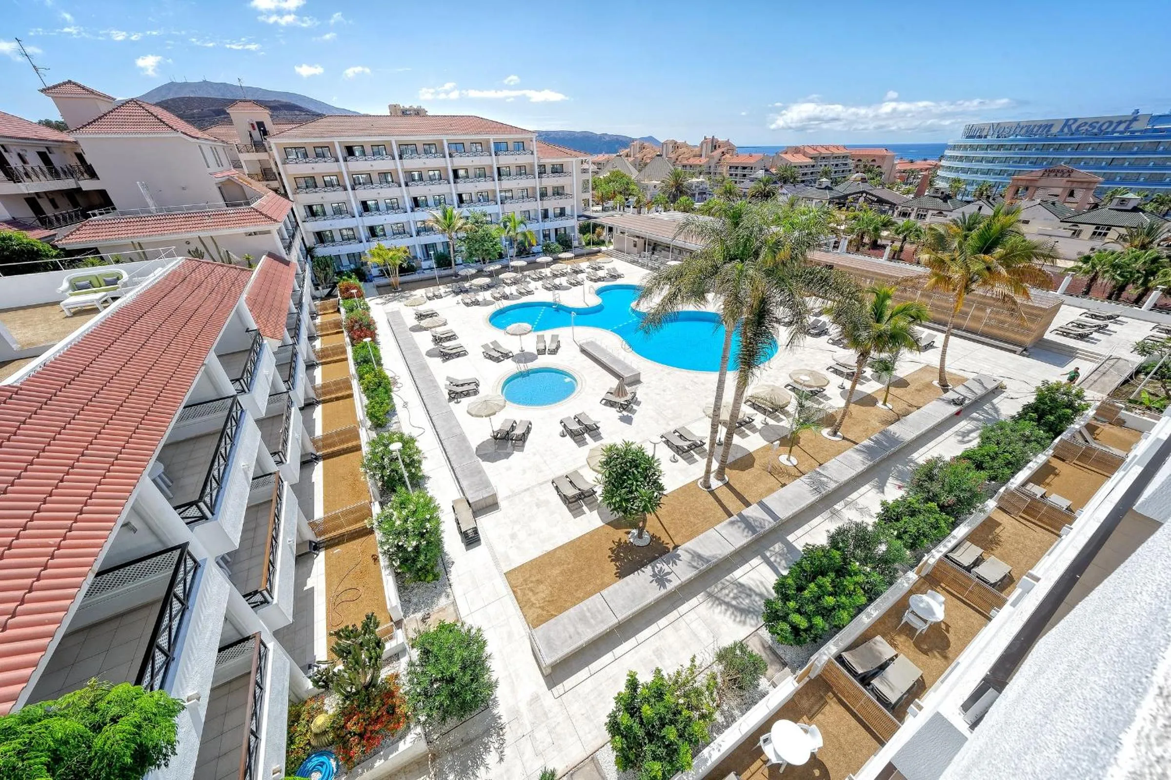 Pool view in Hotel Parque La Paz