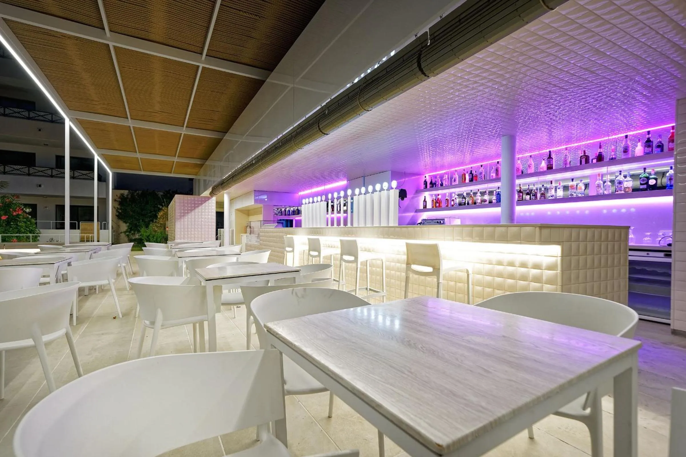 Lounge or bar in Hotel Parque La Paz