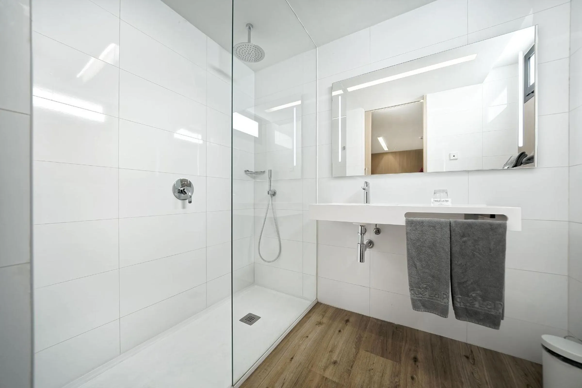 Shower in Hotel Parque La Paz