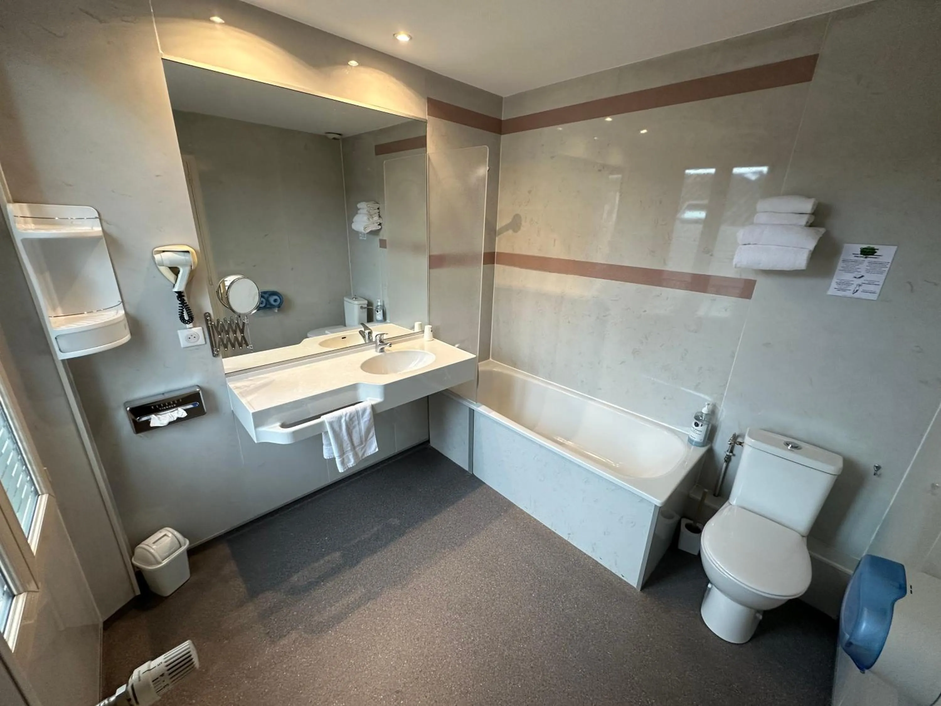 Toilet in Hotel Chiffre