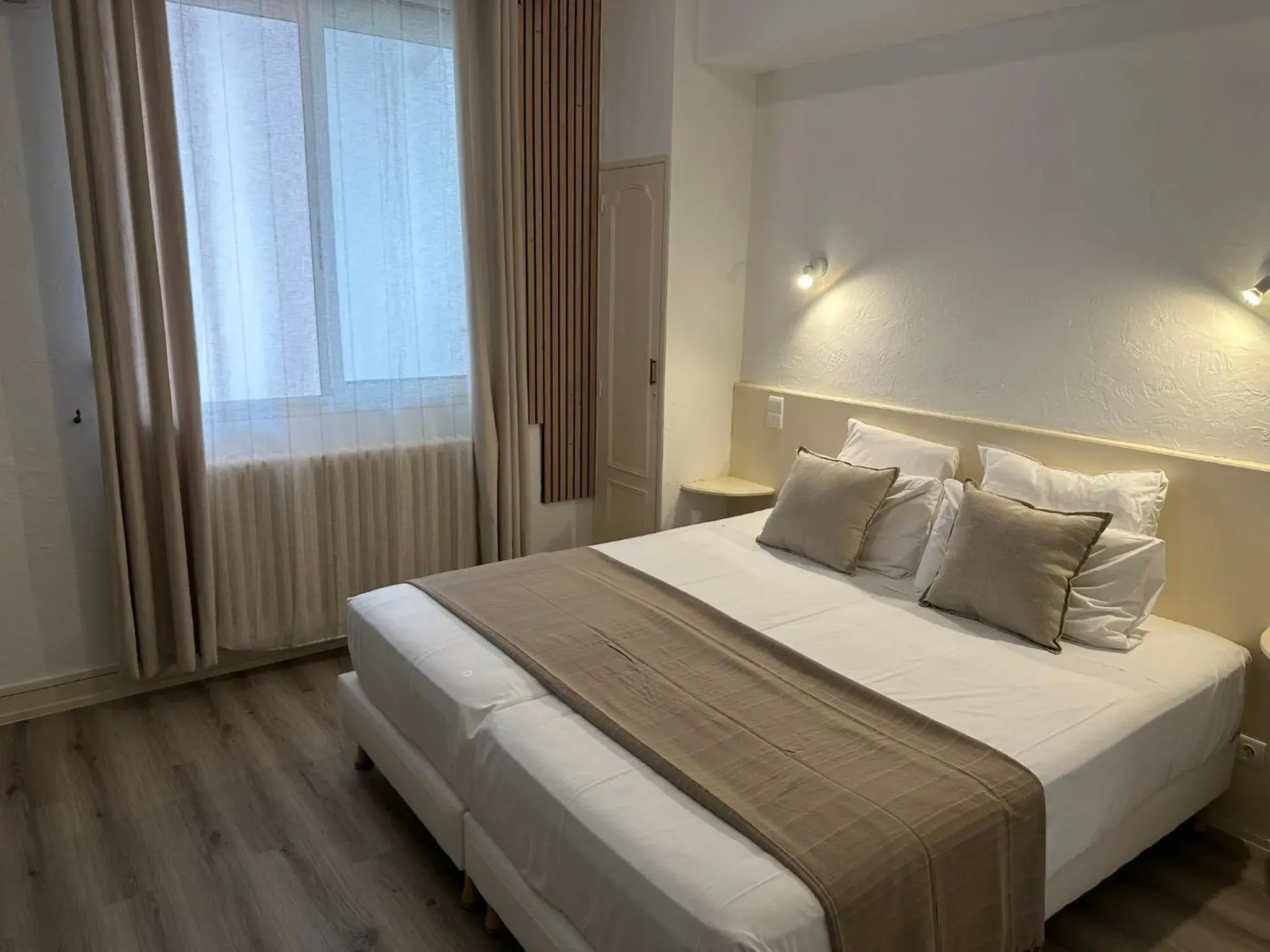 Superior Double Room in Hotel Chiffre Superior Double Room in Hotel Chiffre