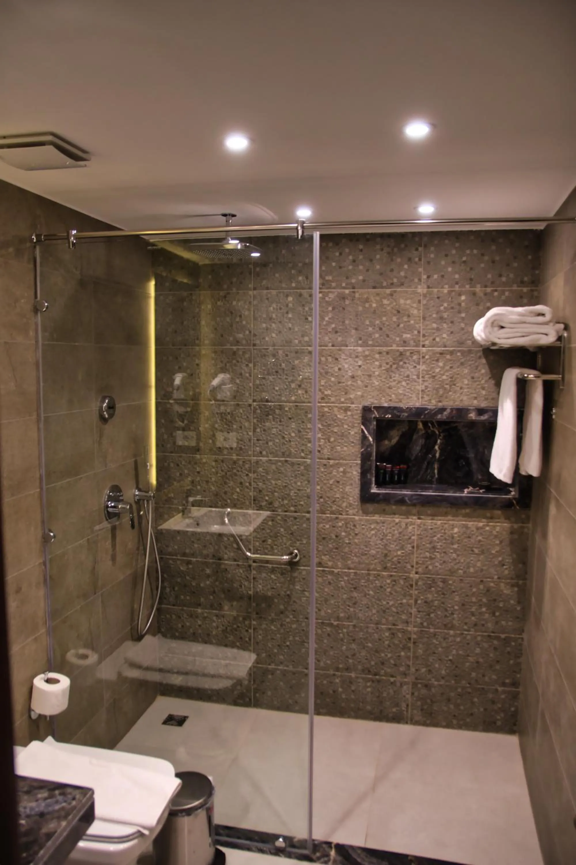 Toilet in Maritim Jolie Ville Resort & Casino